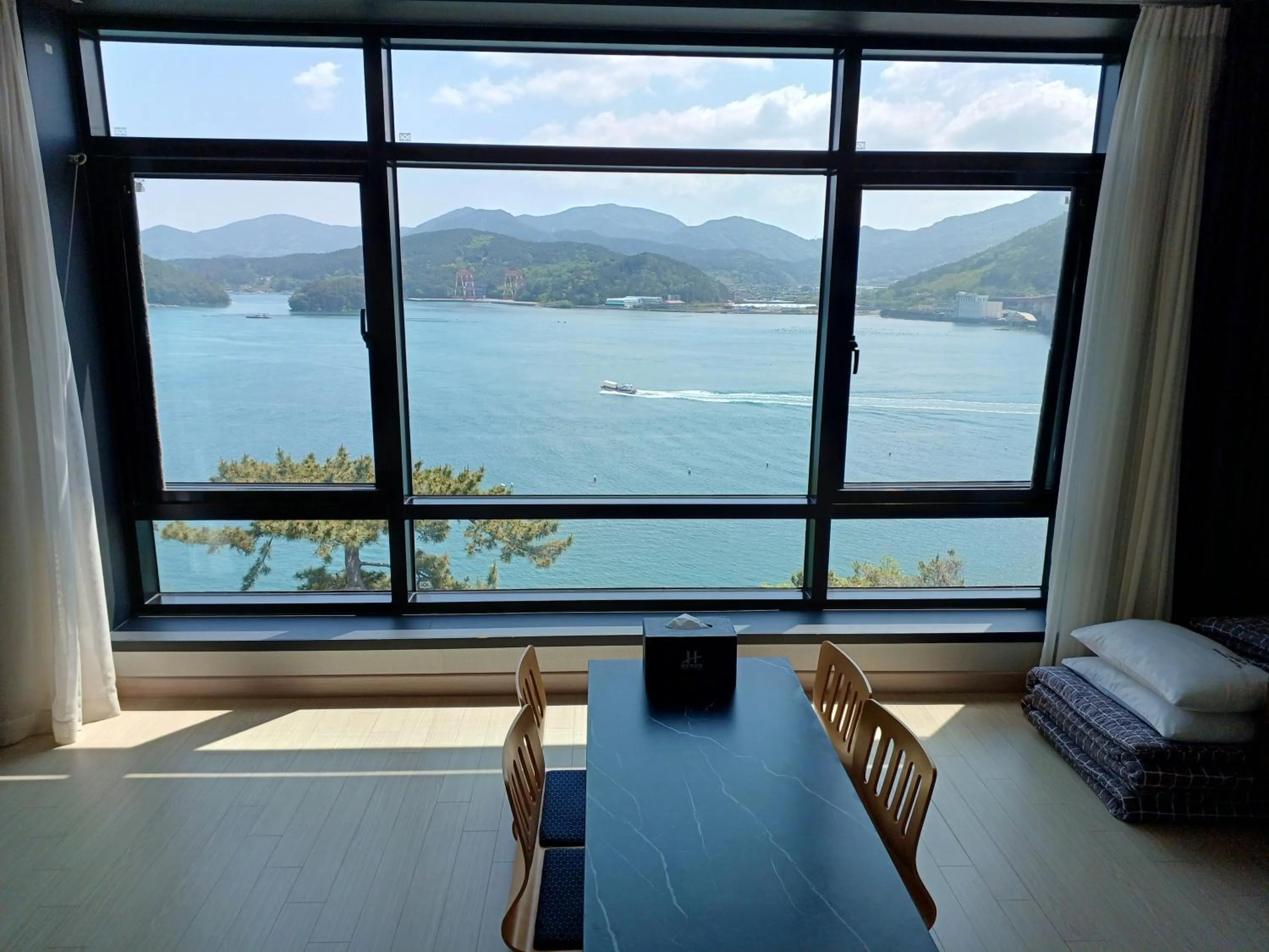 Tongyeong Bridge Hotel