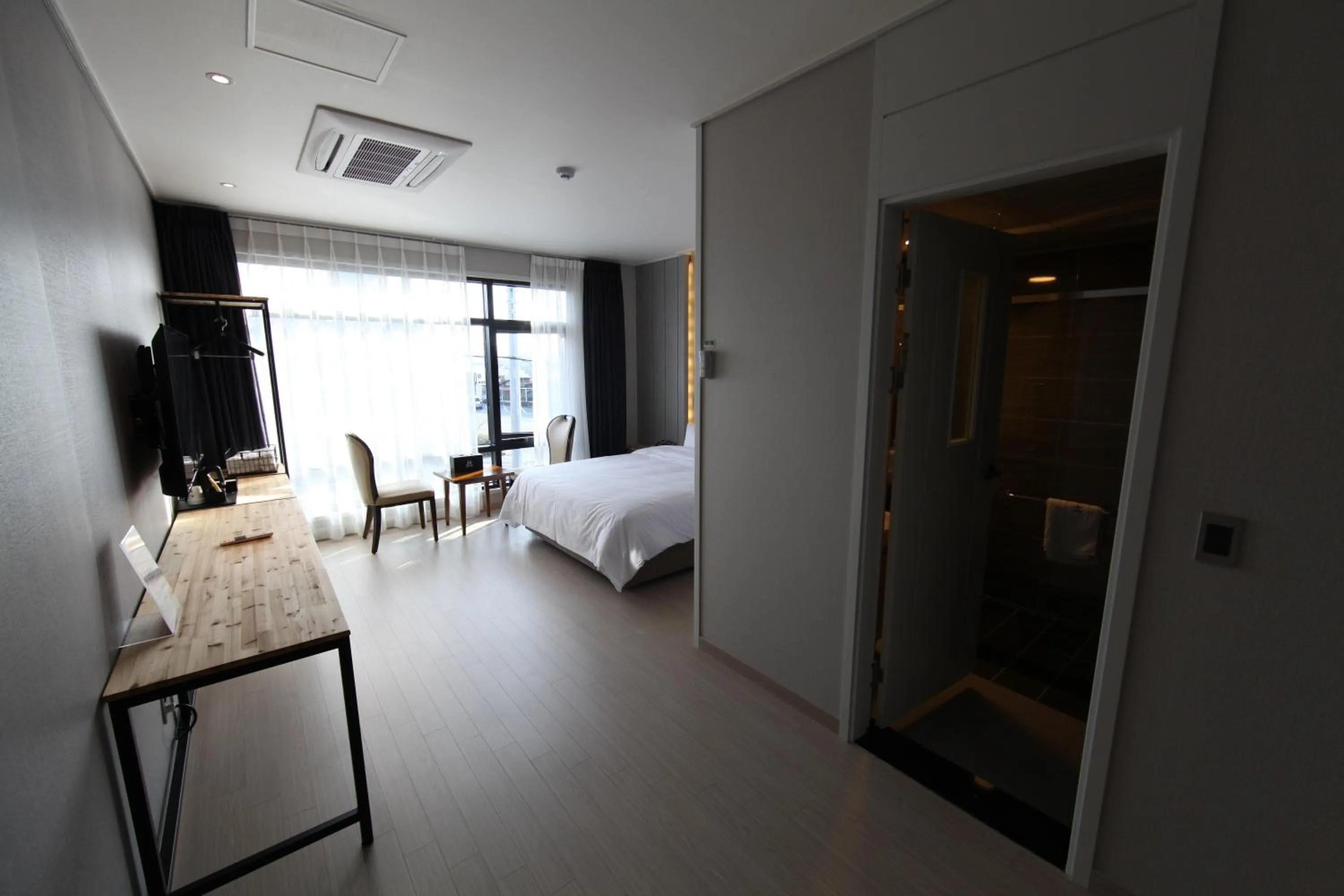 Bed in Tongyeong Bridge Hotel