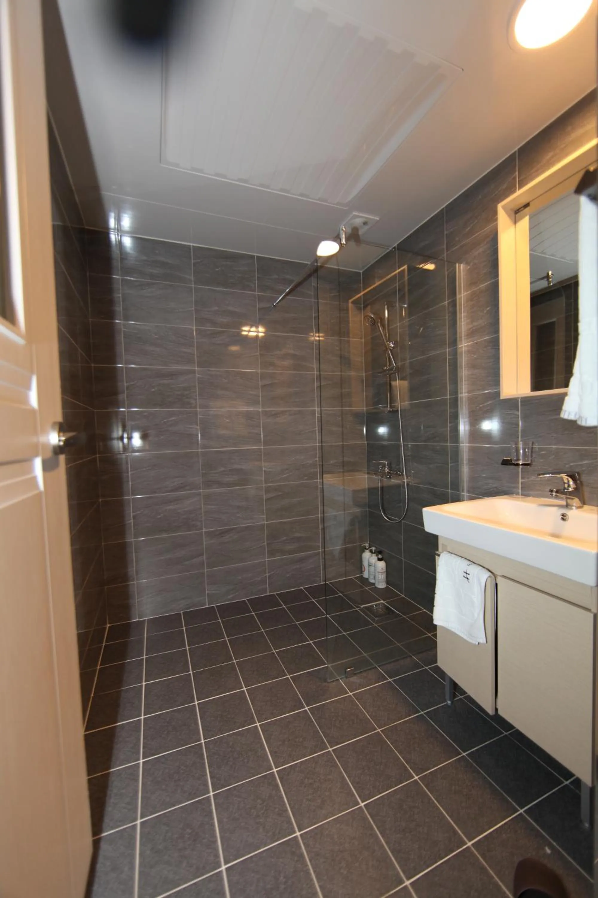 Tongyeong Bridge Hotel