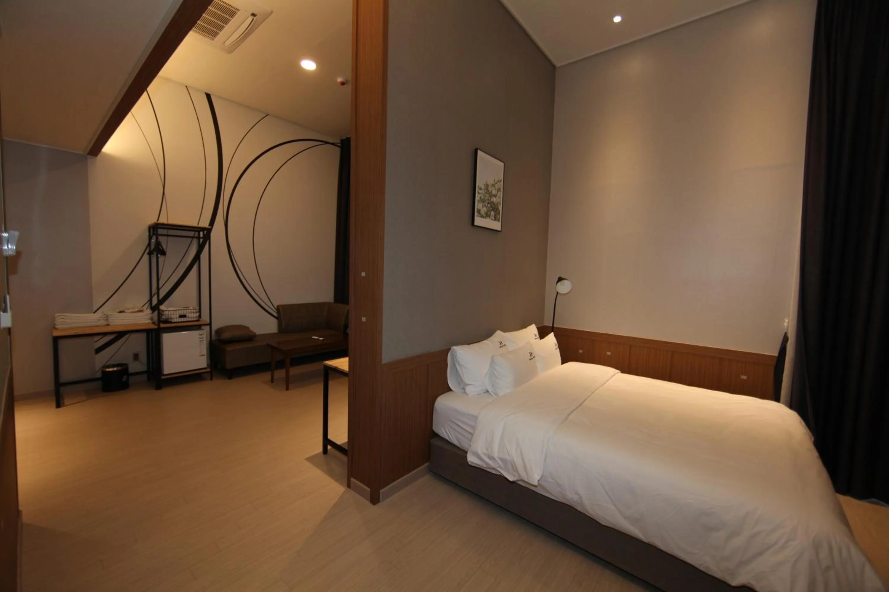 Bed in Tongyeong Bridge Hotel