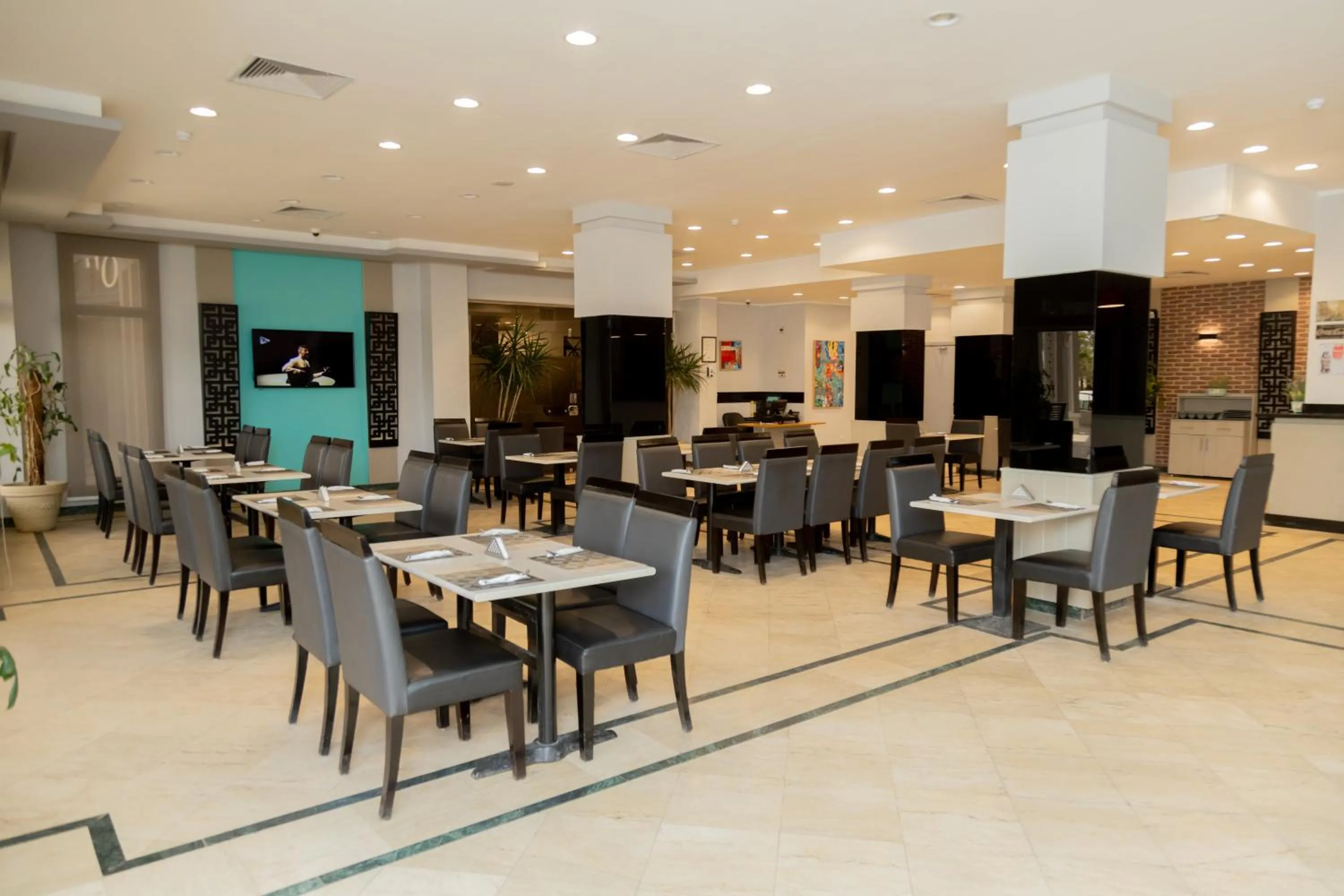 Restaurant/places to eat in Assiut Cement Hotel