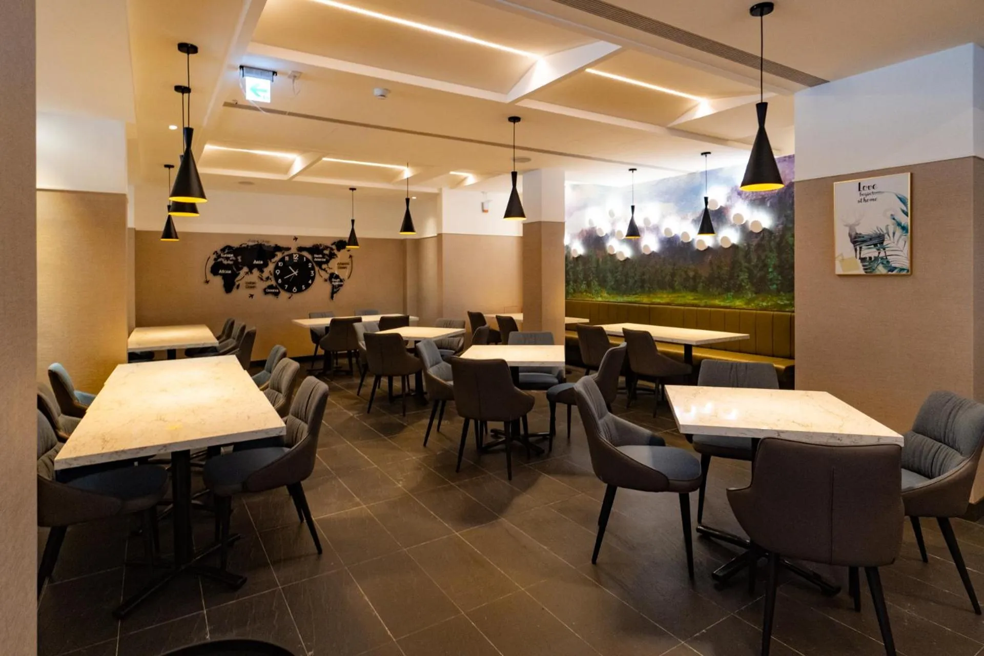 Decorative detail in Feng-Chi Inn