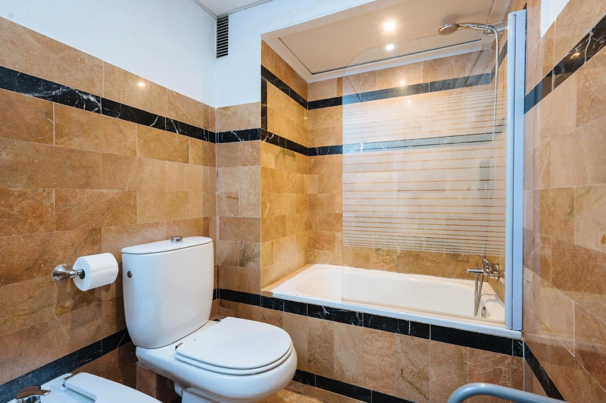 Bathroom in Vidrio 36