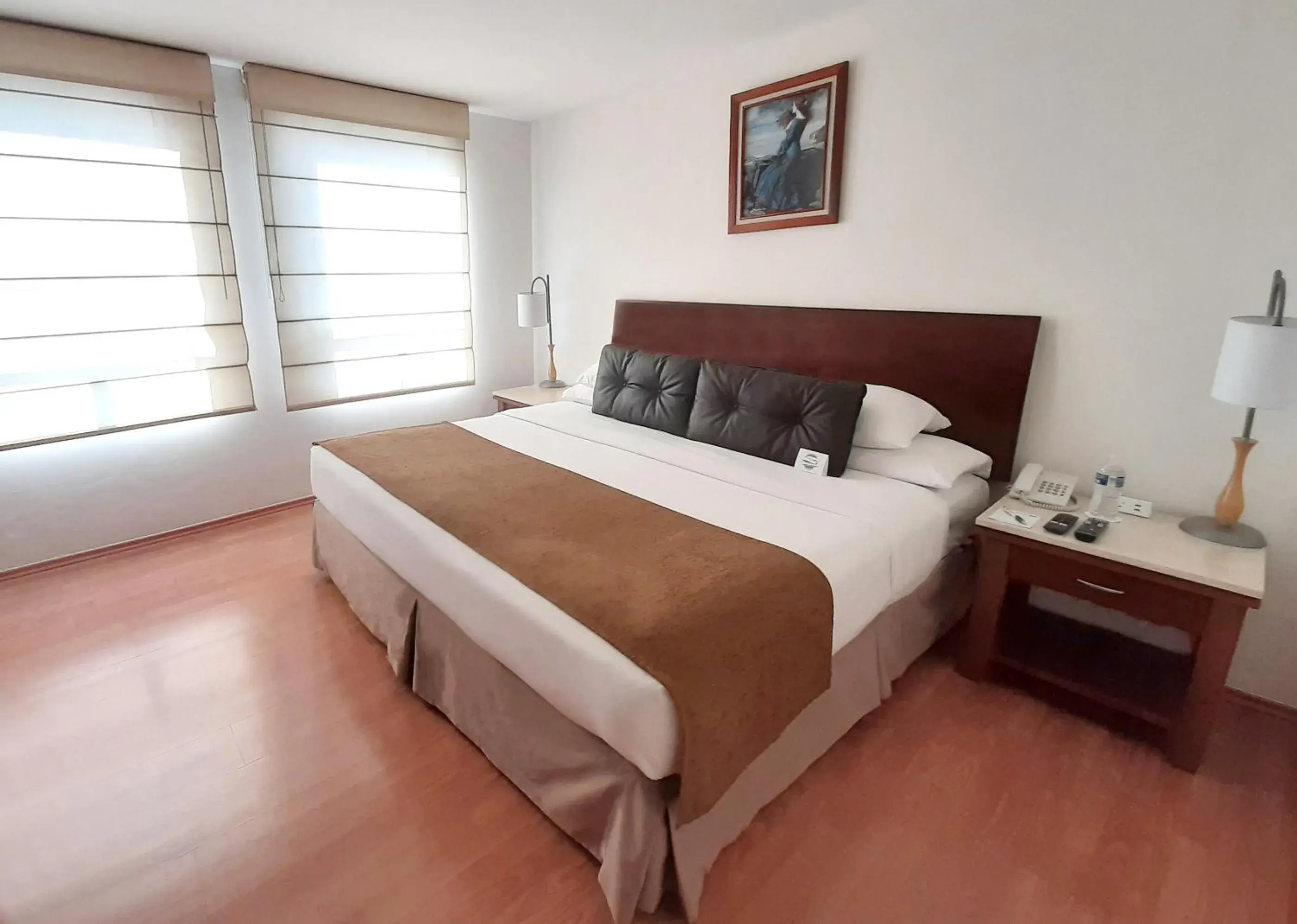 Standard King Room in Residence L´Heritage Aristóteles 140 by BlueBay Standard King Room in Residence L´Heritage Aristóteles 140 by BlueBay