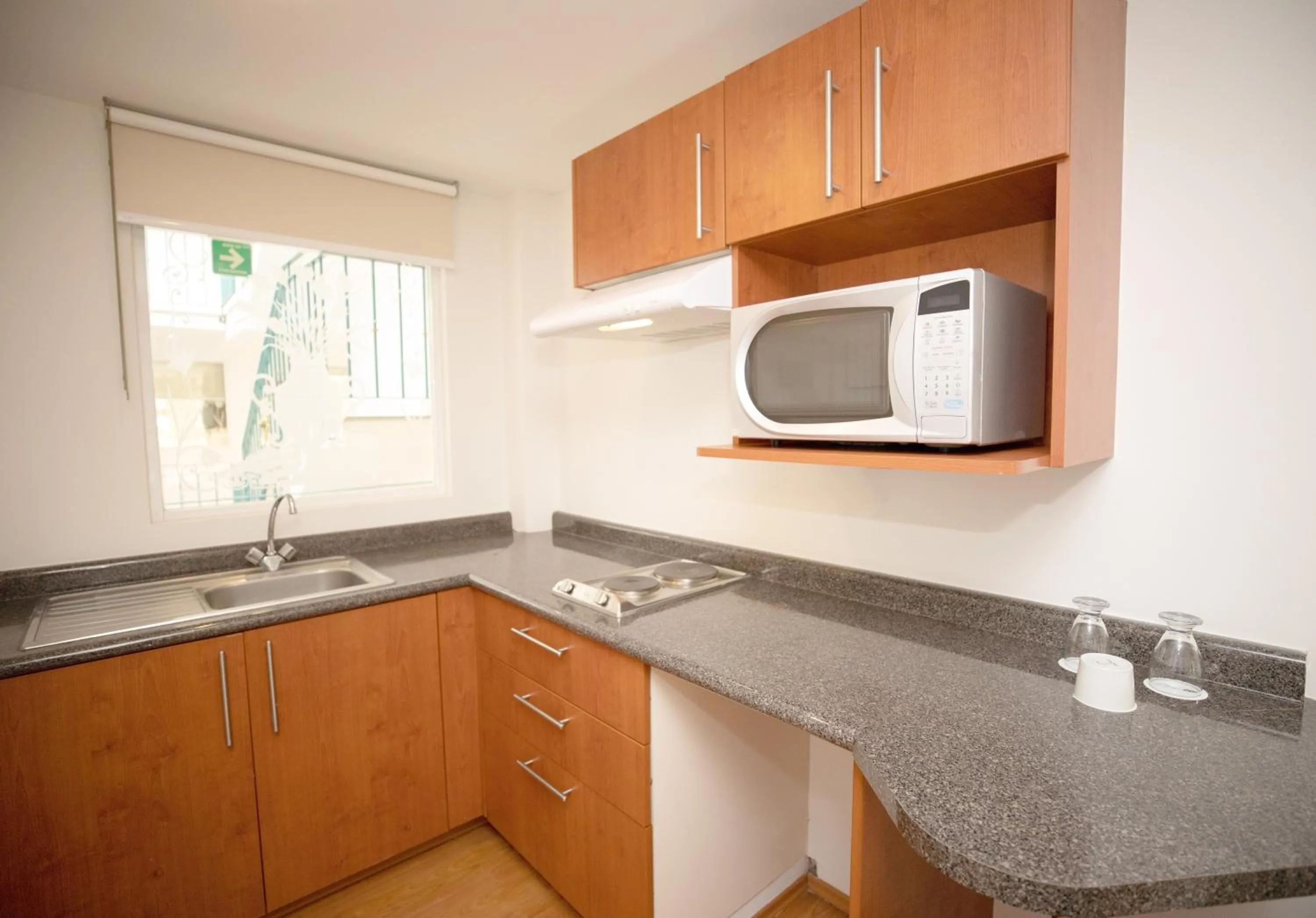 Kitchen or kitchenette, Kitchen/Kitchenette in Residence L´Heritage Aristóteles 140 by BlueBay