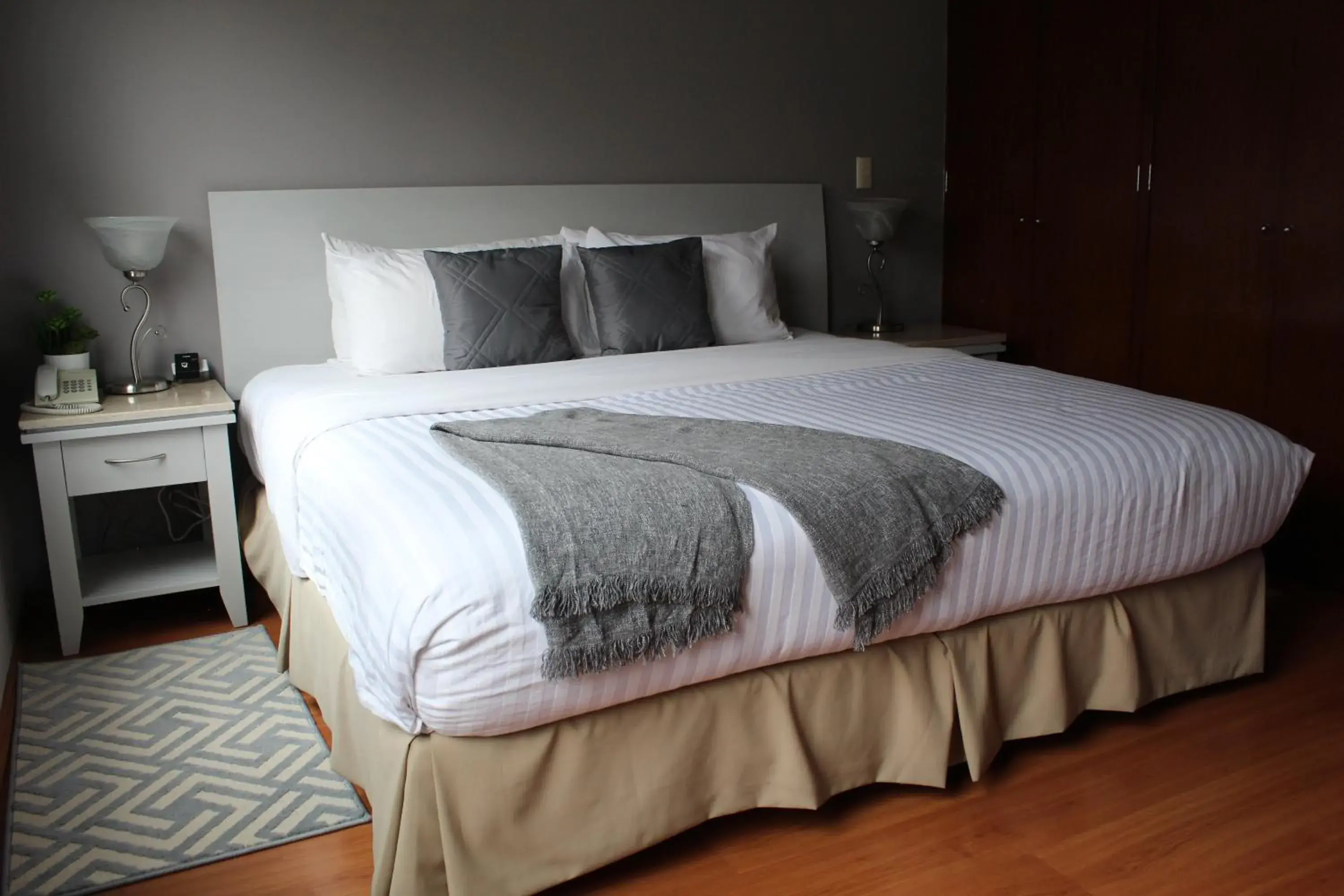 Standard King Room in Residence L´ Heritage Hipólito Taine by BlueBay Standard King Room in Residence L´ Heritage Hipólito Taine by BlueBay