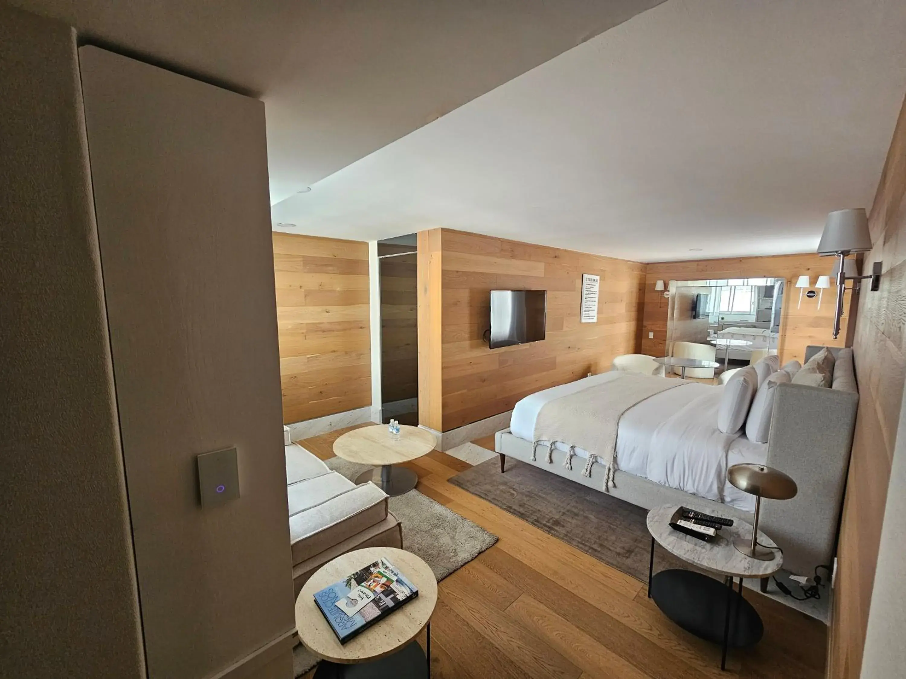 One-Bedroom Suite in Residence L Heritage Tennyson One-Bedroom Suite in Residence L Heritage Tennyson