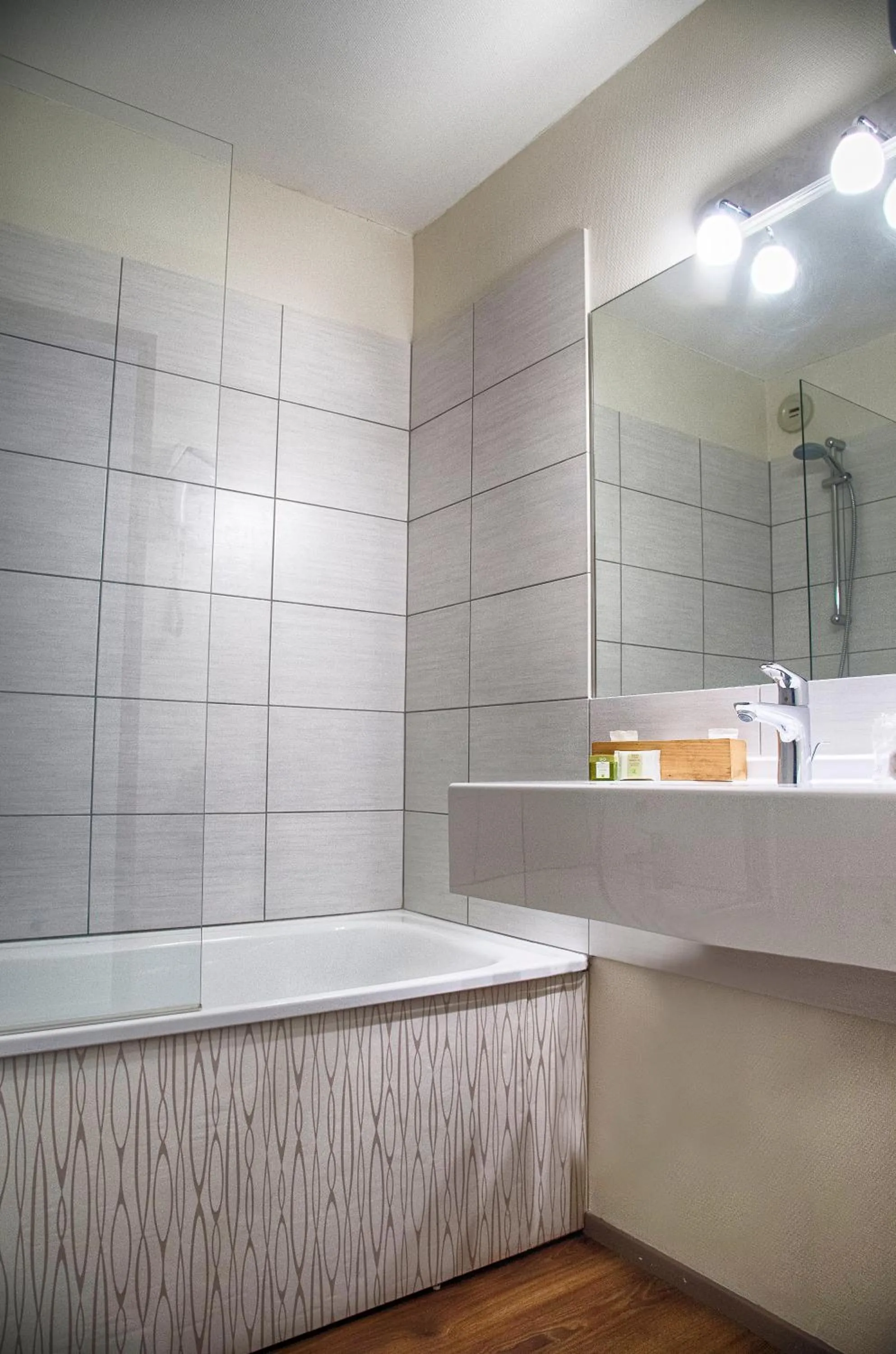 Bathroom in Logis Le Relais de Sassenage