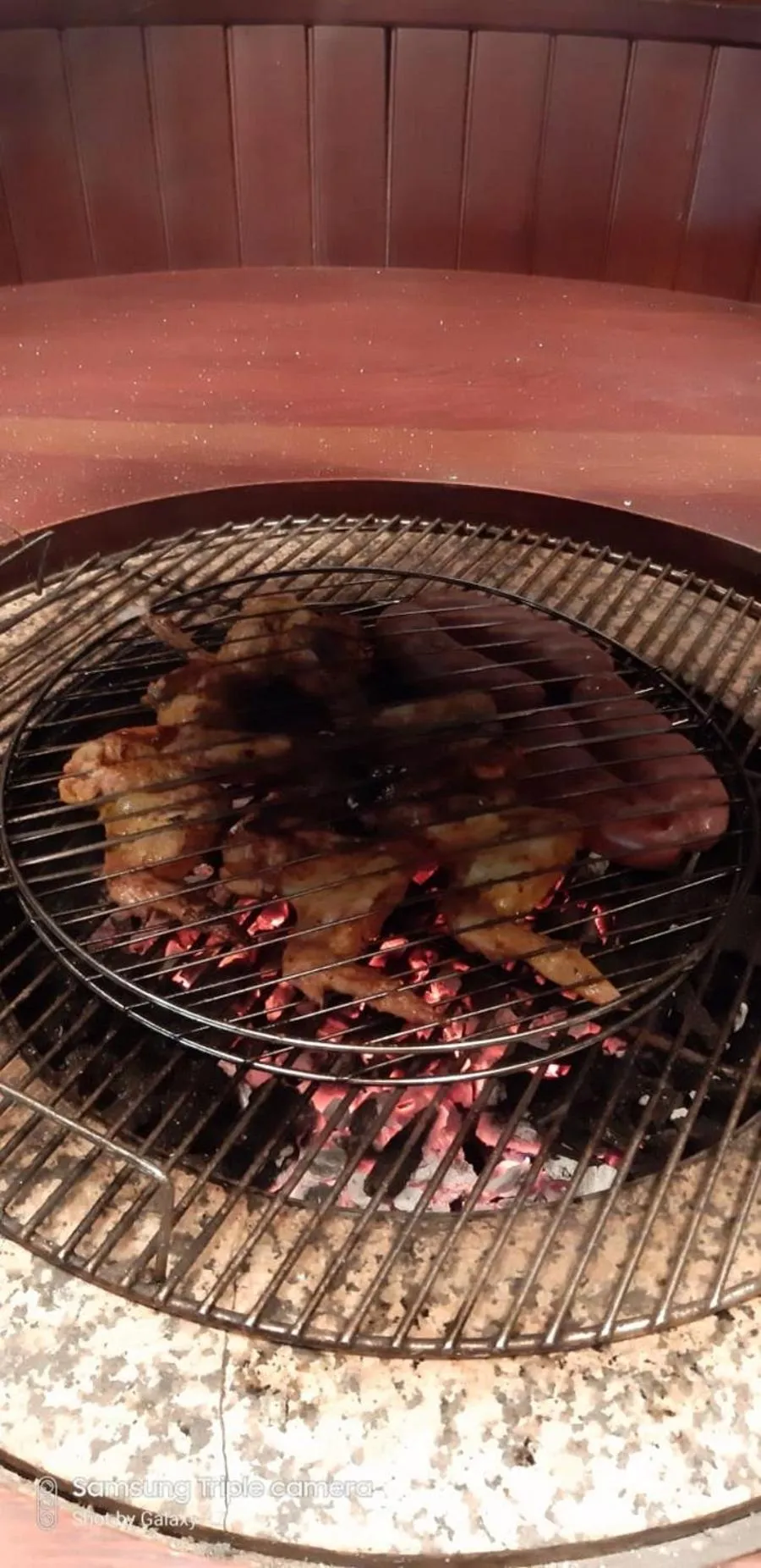 BBQ facilities in Villa Magnolia Lago Maggiore