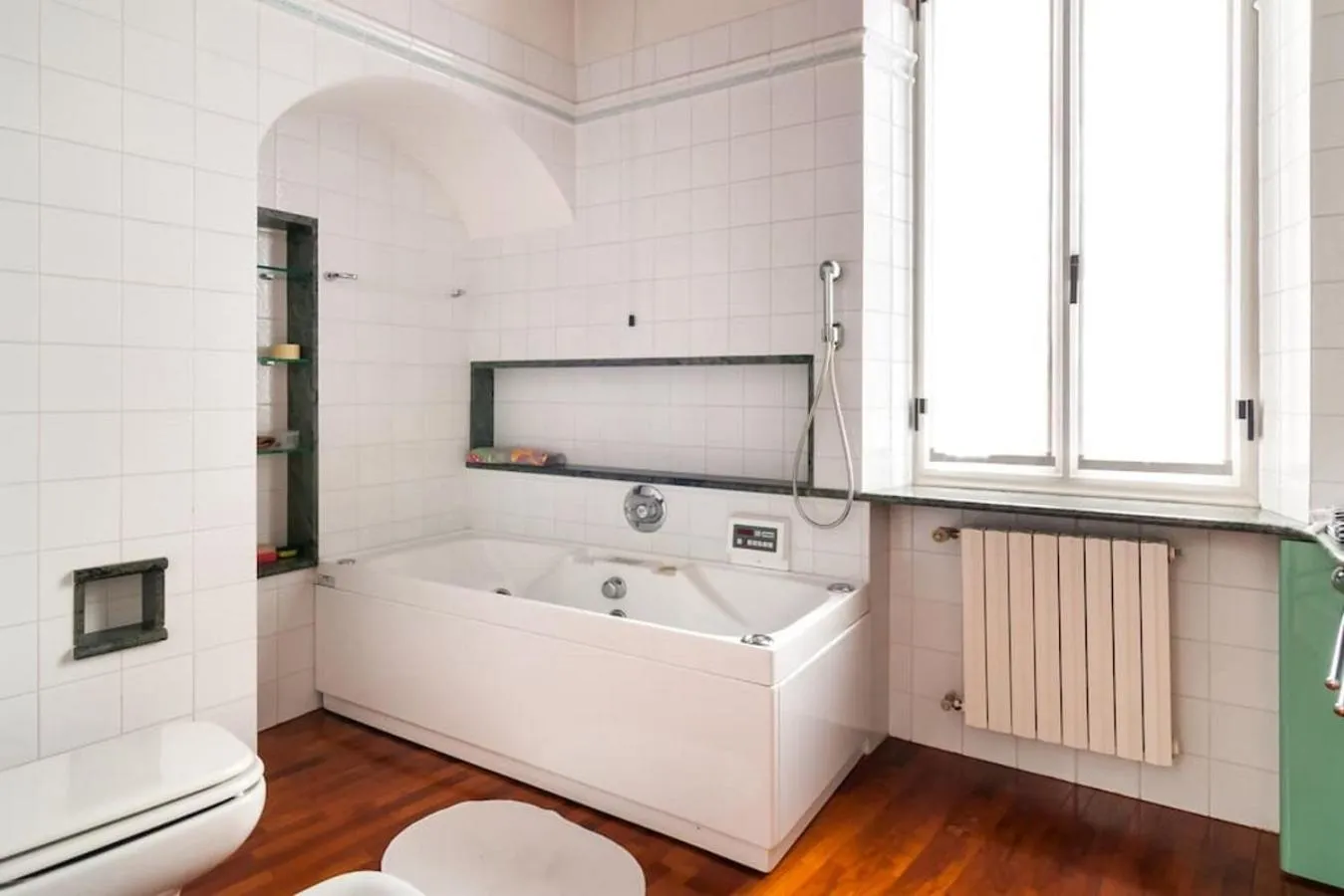 Hot Tub, Bed in Villa Magnolia Lago Maggiore