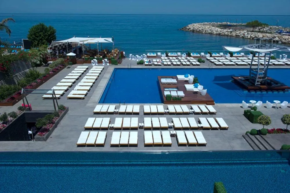 Swimming pool in Veer Luxury Boutique Hotel & Beach Club