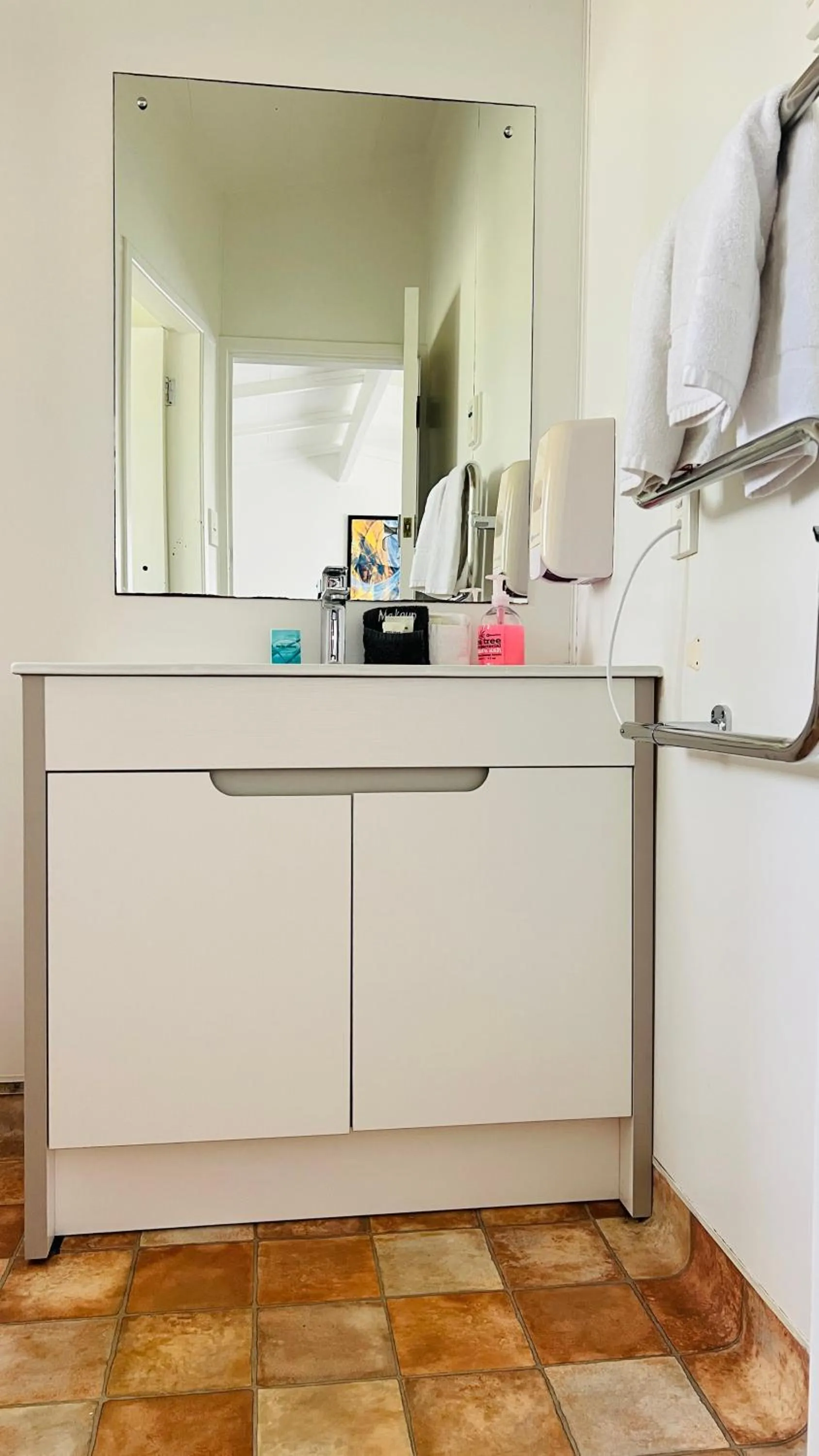 Bathroom in 18th Avenue Thermal Motel