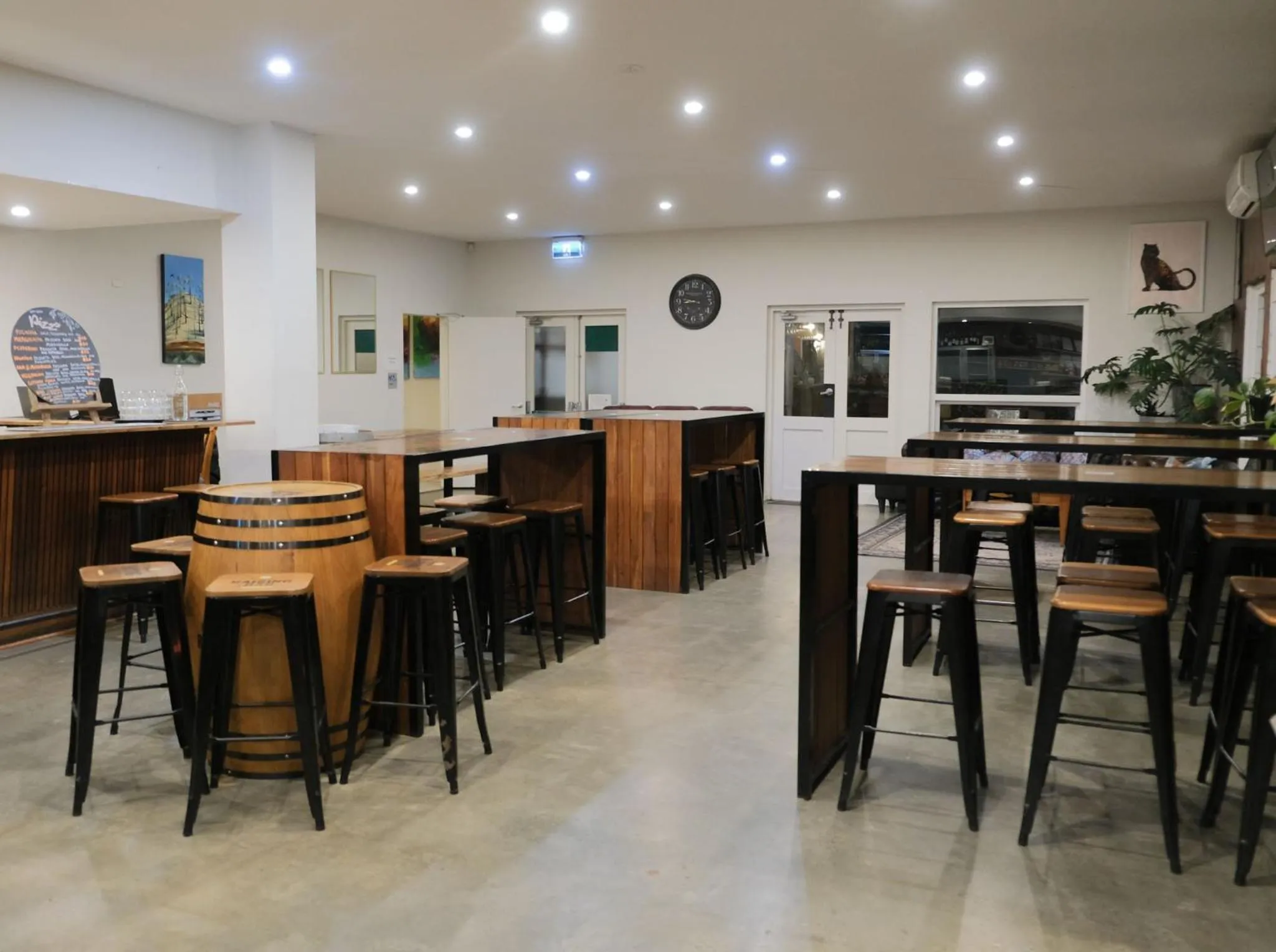 Lounge or bar in Manjimup Gateway Hotel