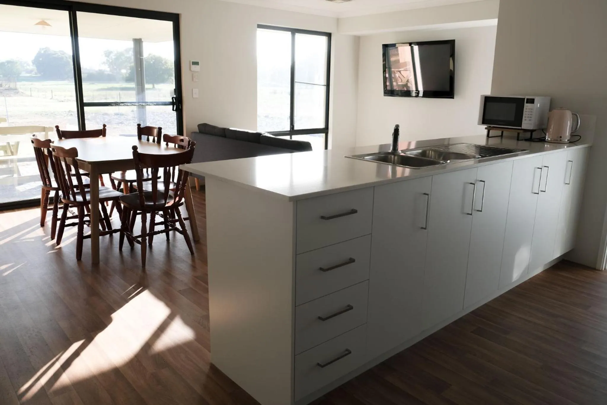 TV and multimedia in Manjimup Gateway Hotel