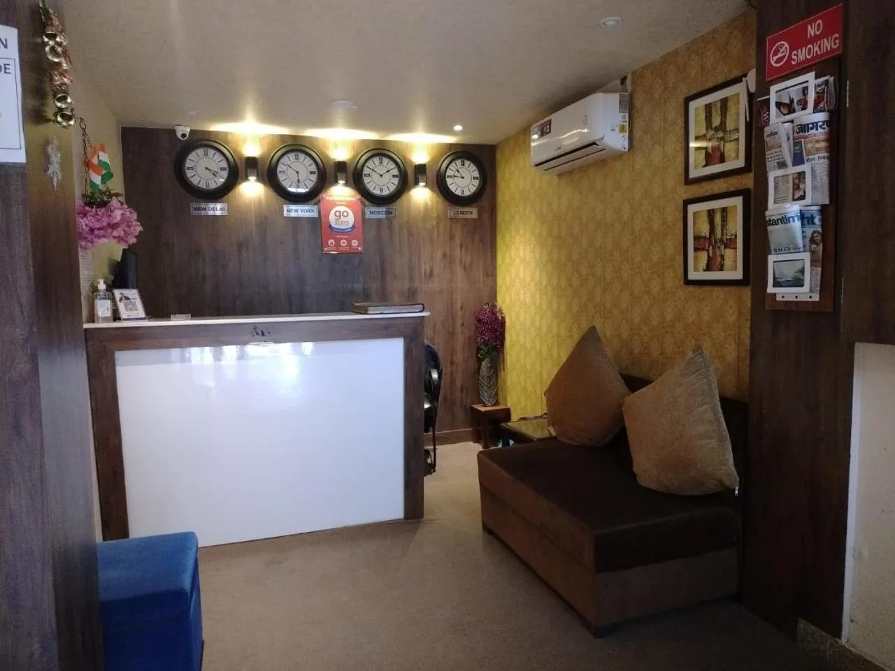 Red Crown Hotel
