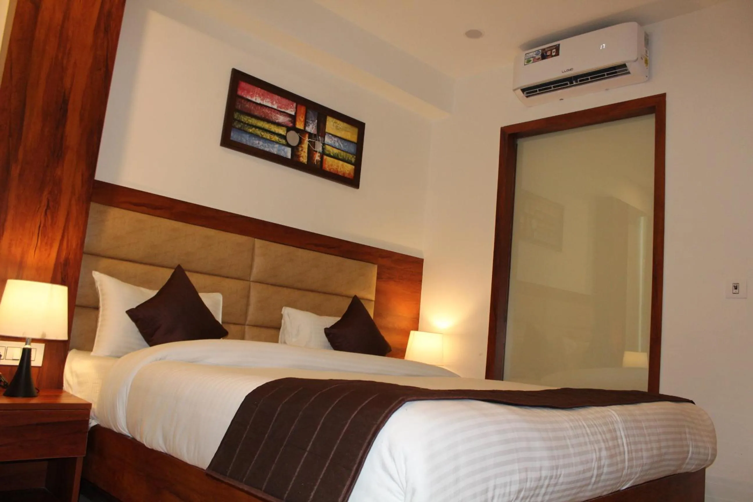 Bed in Red Crown Hotel