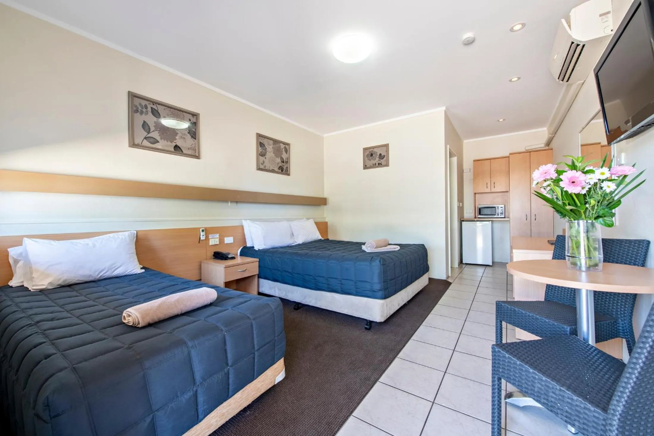 Bed in Matilda Motor Inn