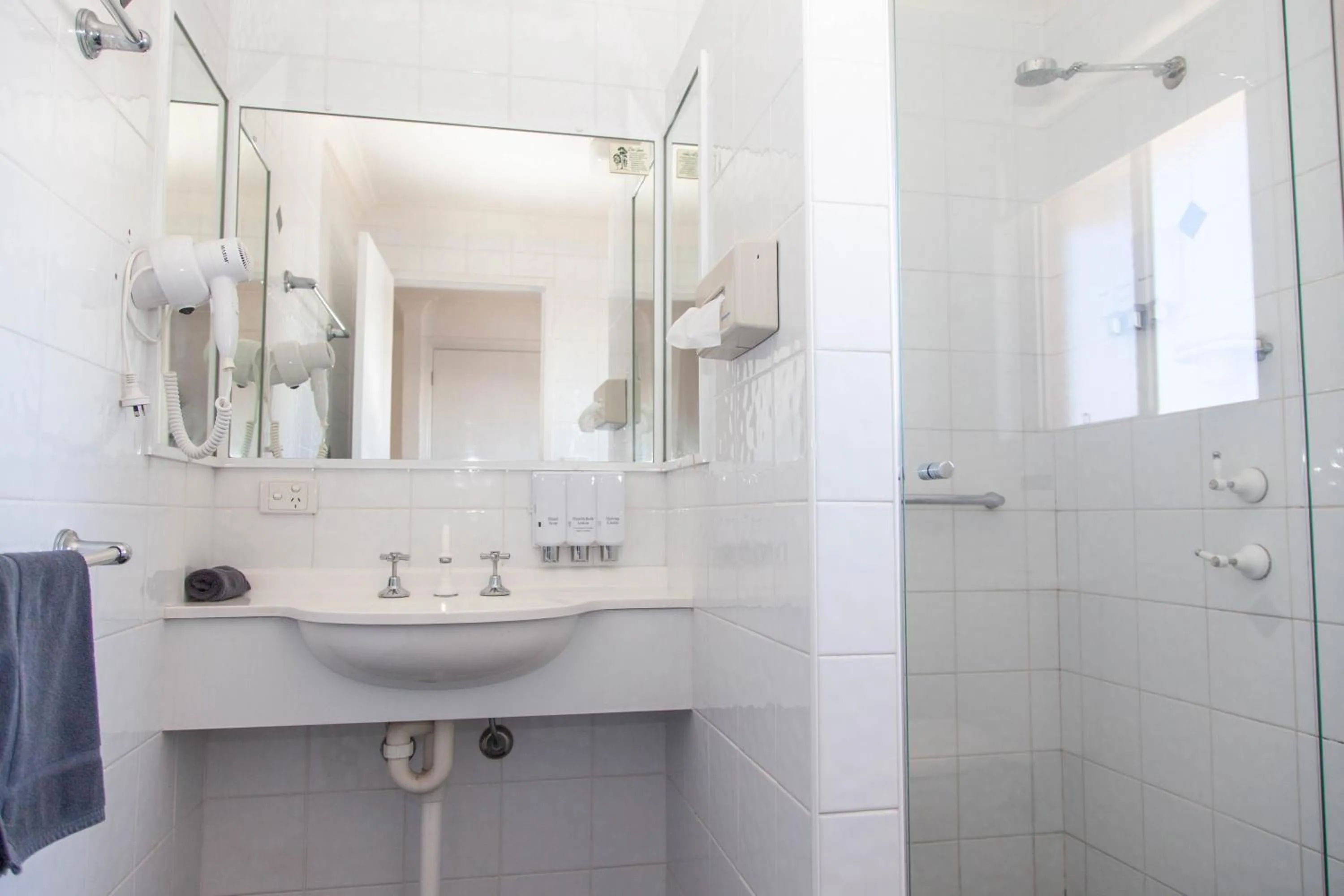 Bathroom in Matilda Motor Inn