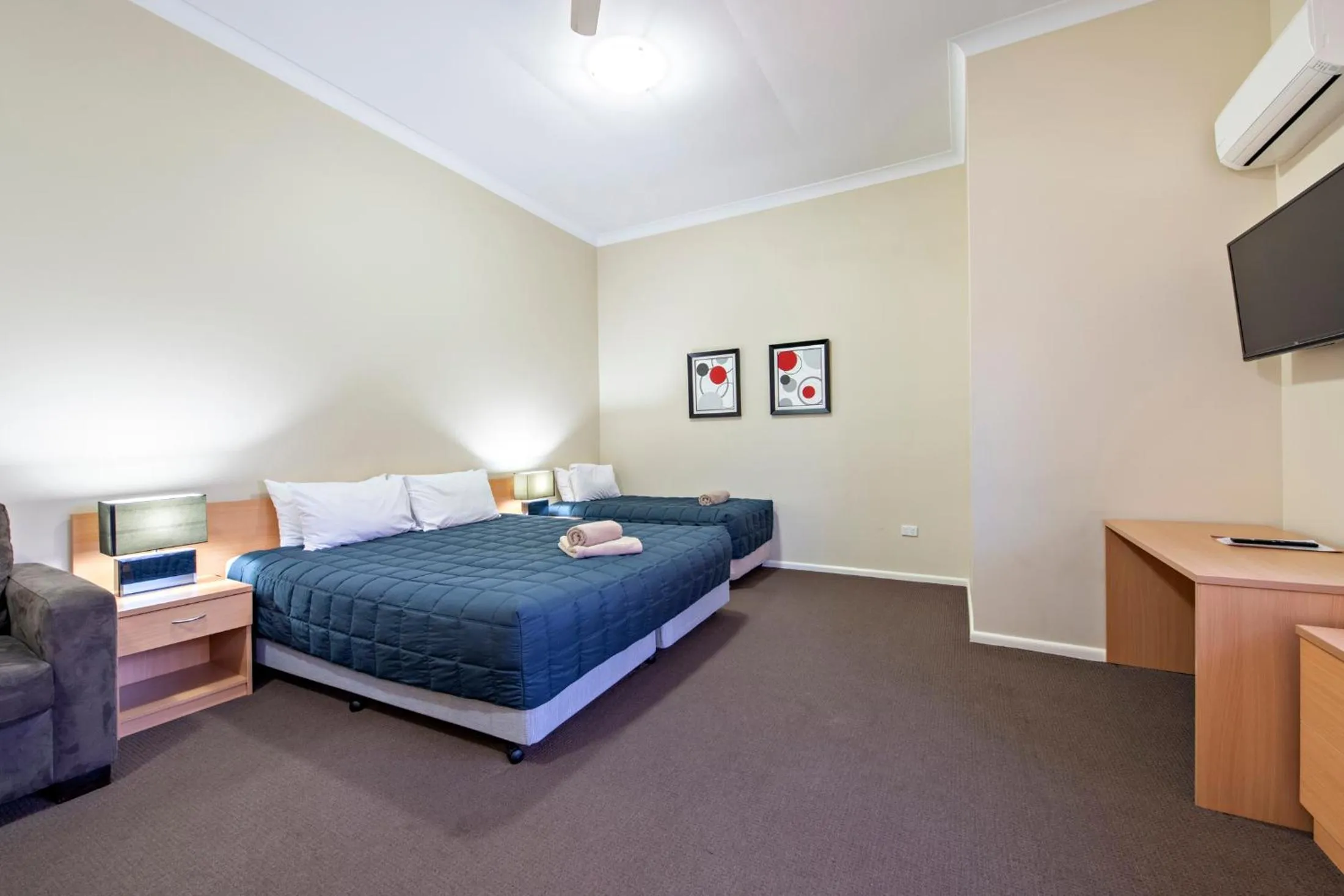 Bed in Matilda Motor Inn