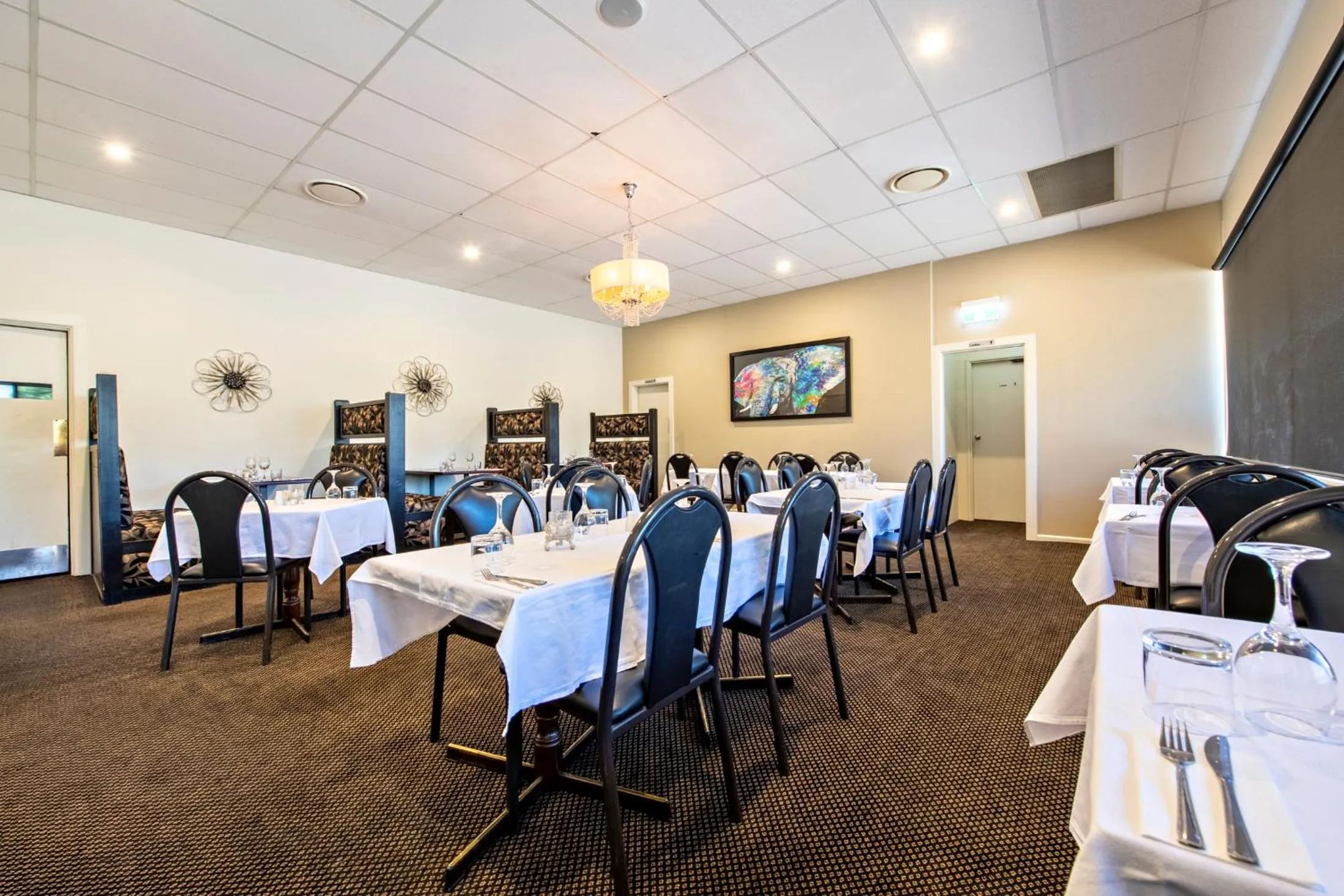 Restaurant/places to eat in Matilda Motor Inn