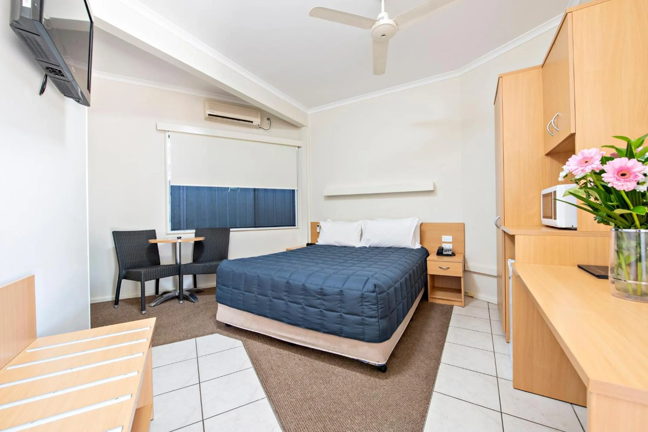 Bed in Matilda Motor Inn