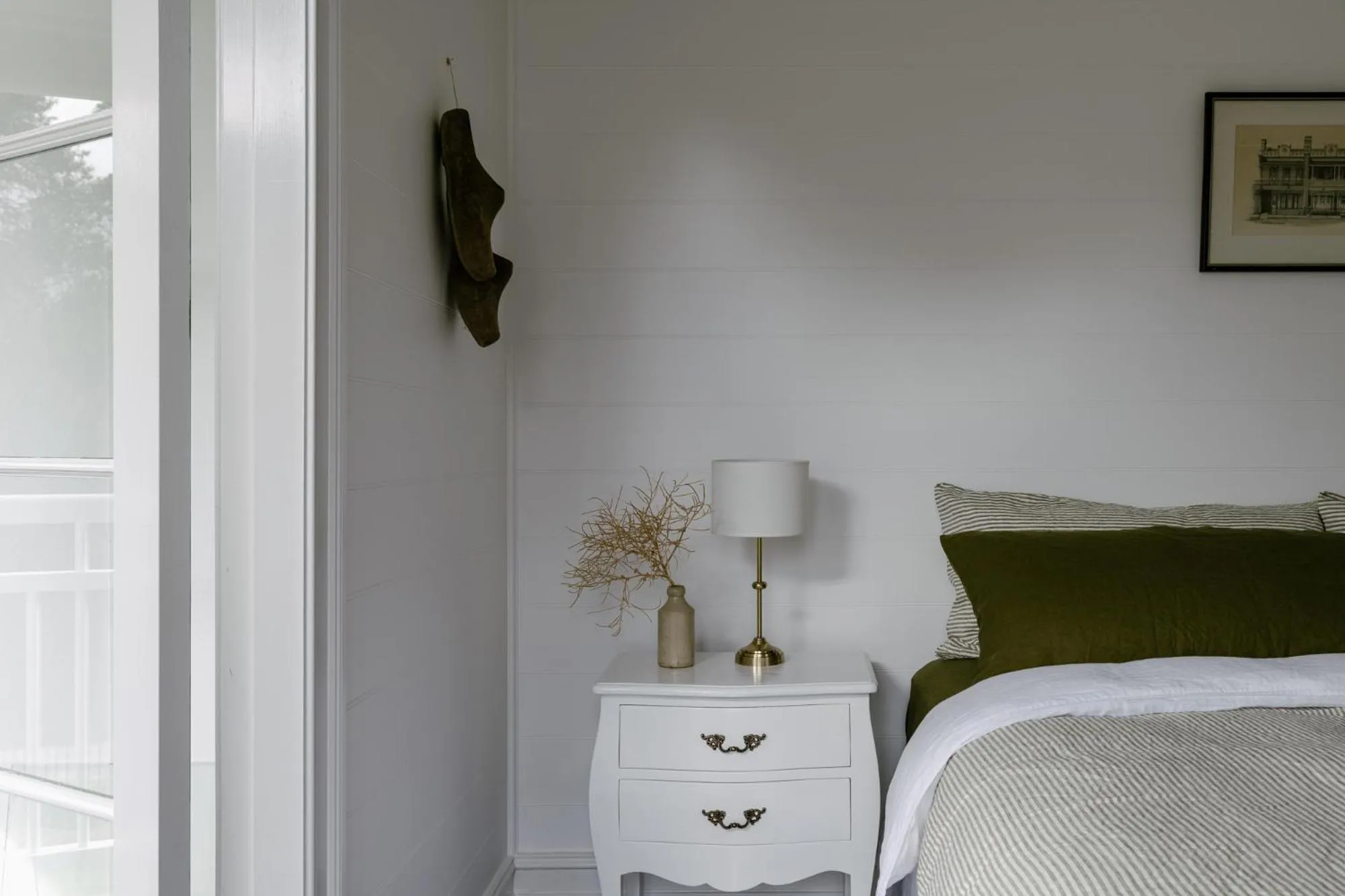 Bedroom, Bed in Maleny Lodge