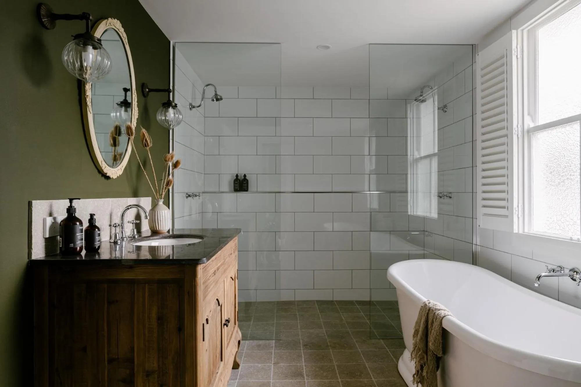 Bathroom in Maleny Lodge