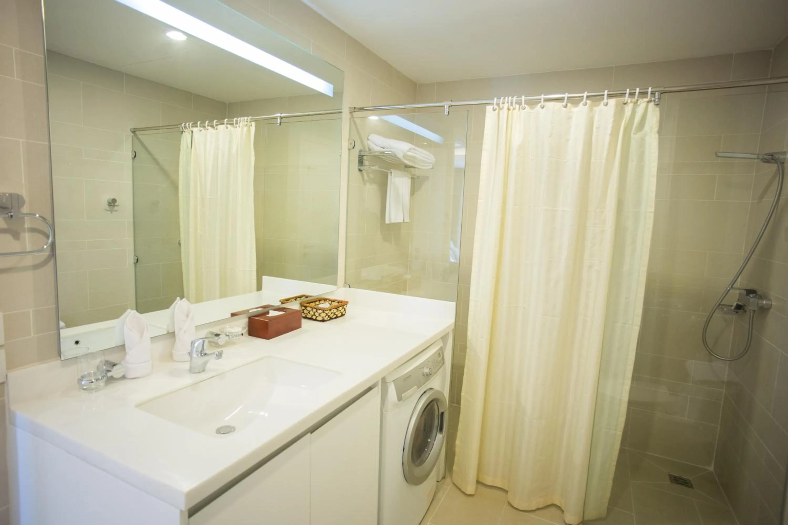 Shower in Bellevue Serviced Apartments