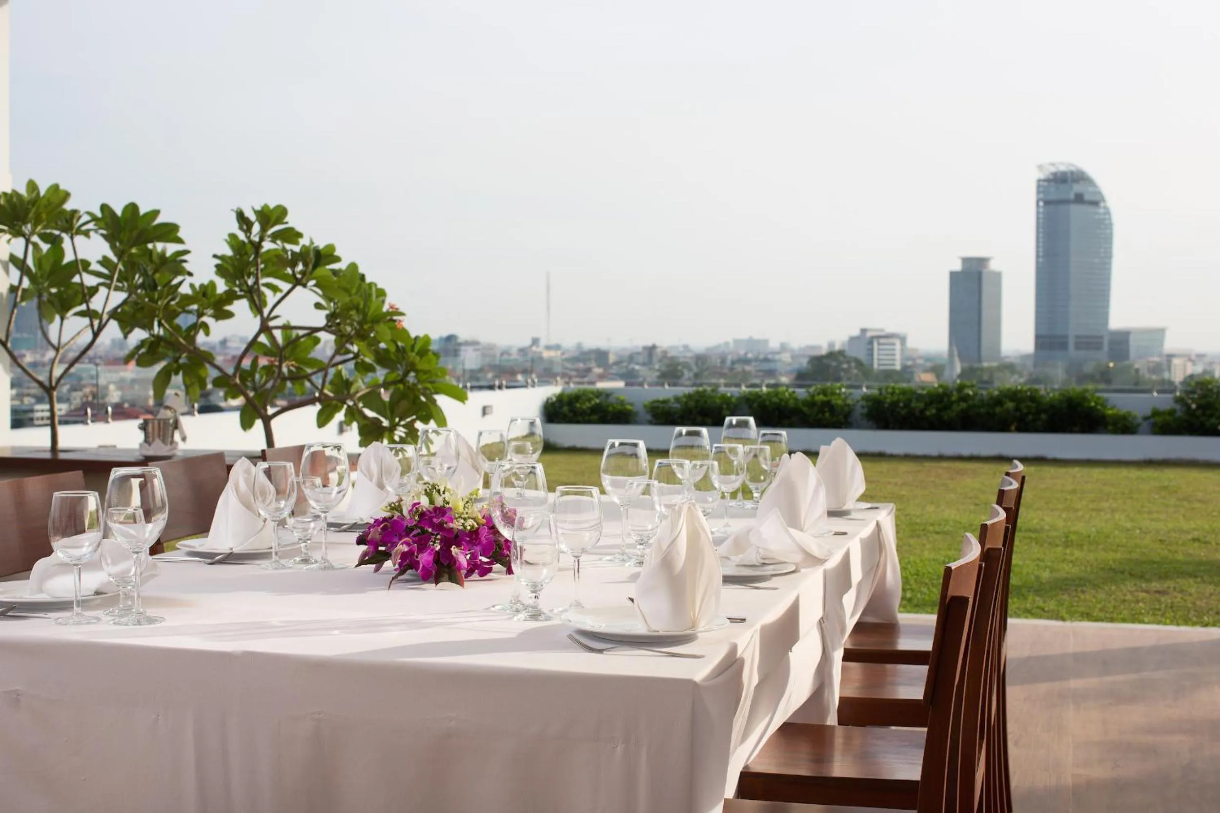 Food and drinks in Bellevue Serviced Apartments