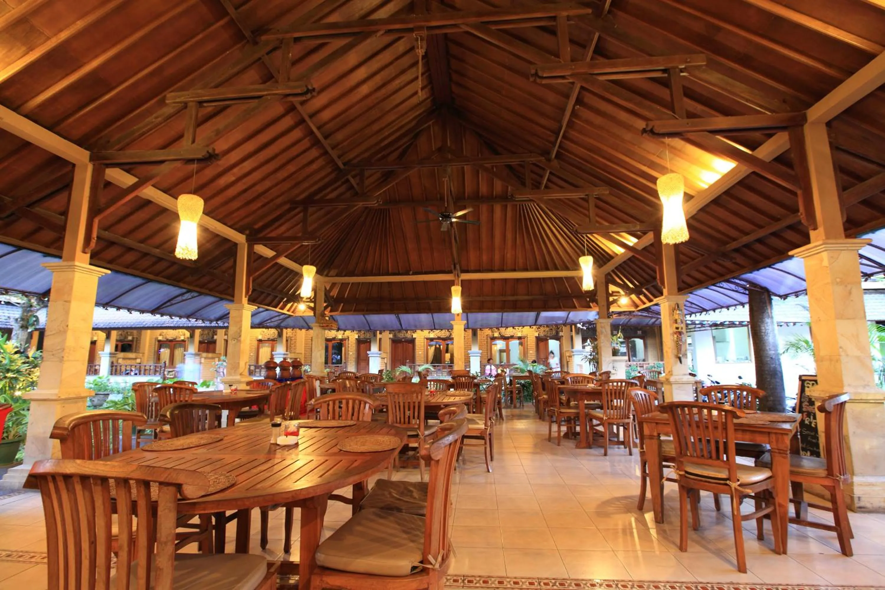Restaurant/places to eat in Bali Sandy Resort