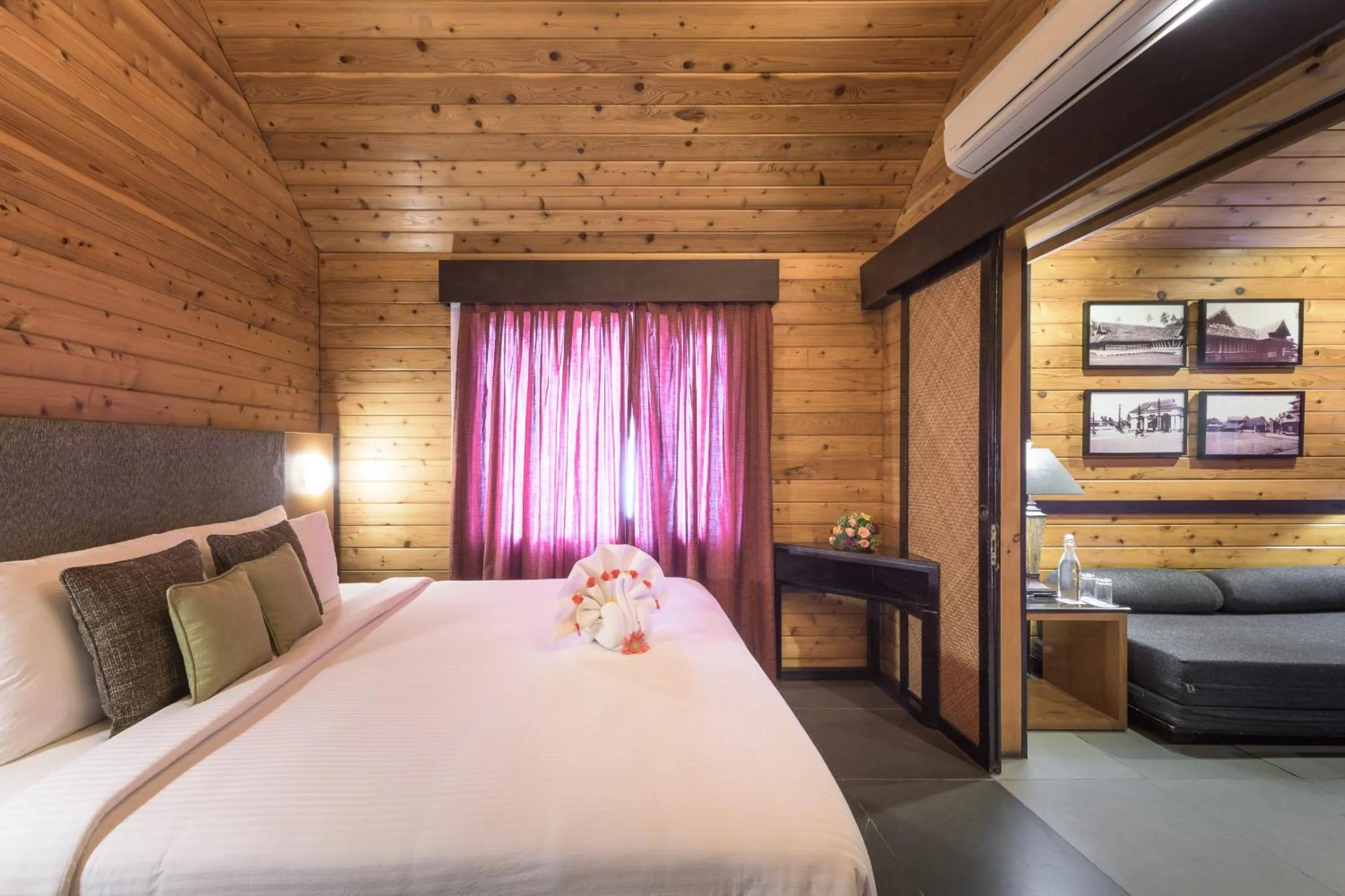 Bed in Club Mahindra Ashtamudi