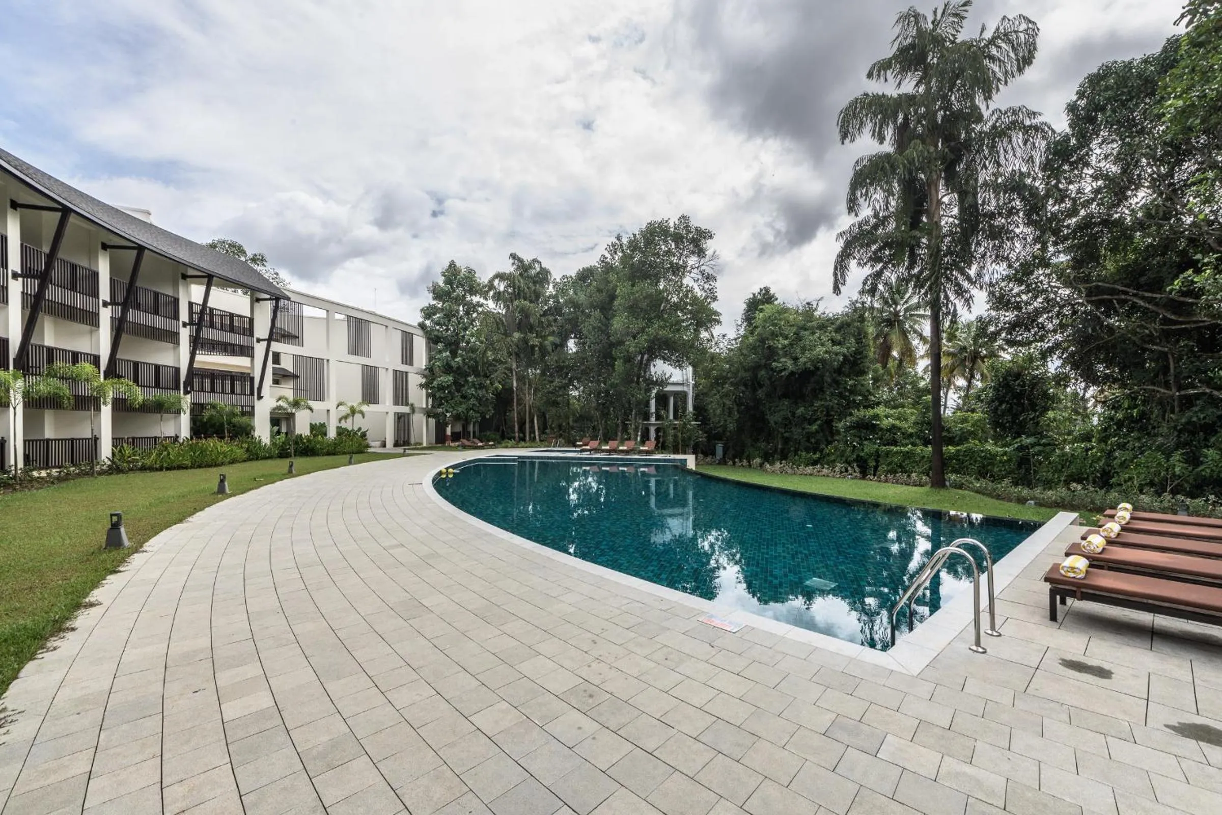 Swimming pool in Club Mahindra Ashtamudi