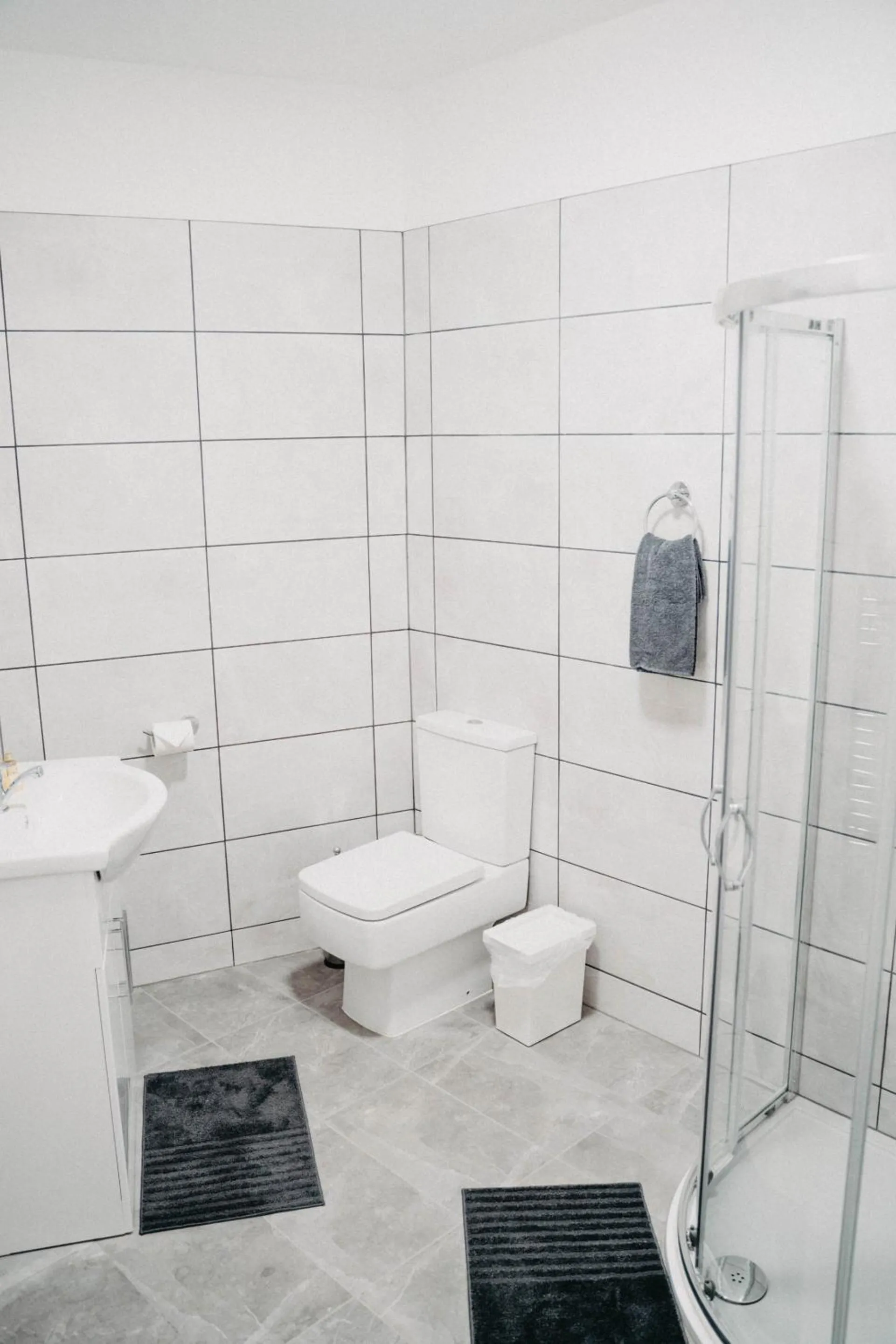 Bathroom in Flat Iron Anfield