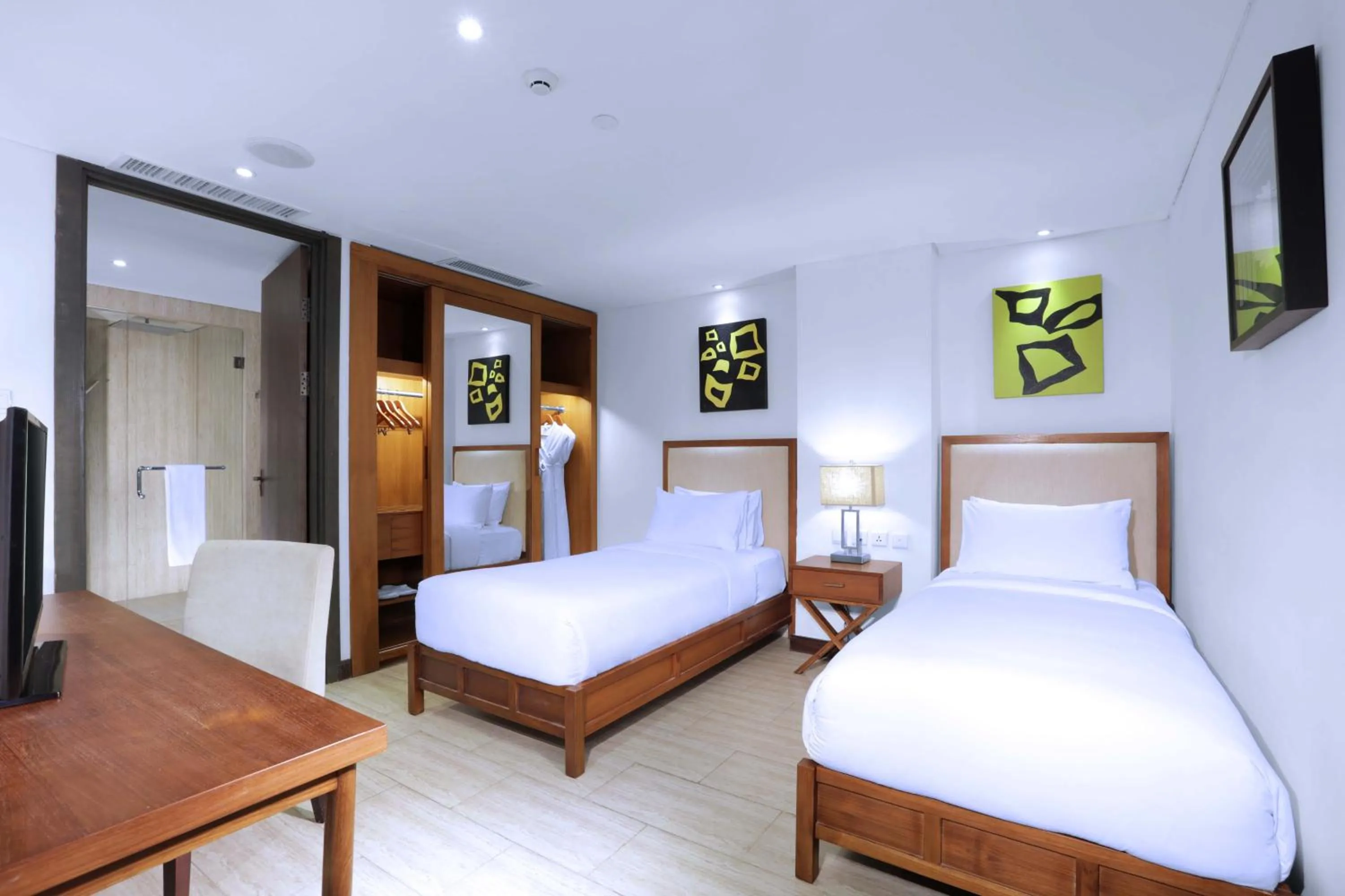 Living room, Bed in Lv8 Resort Hotel