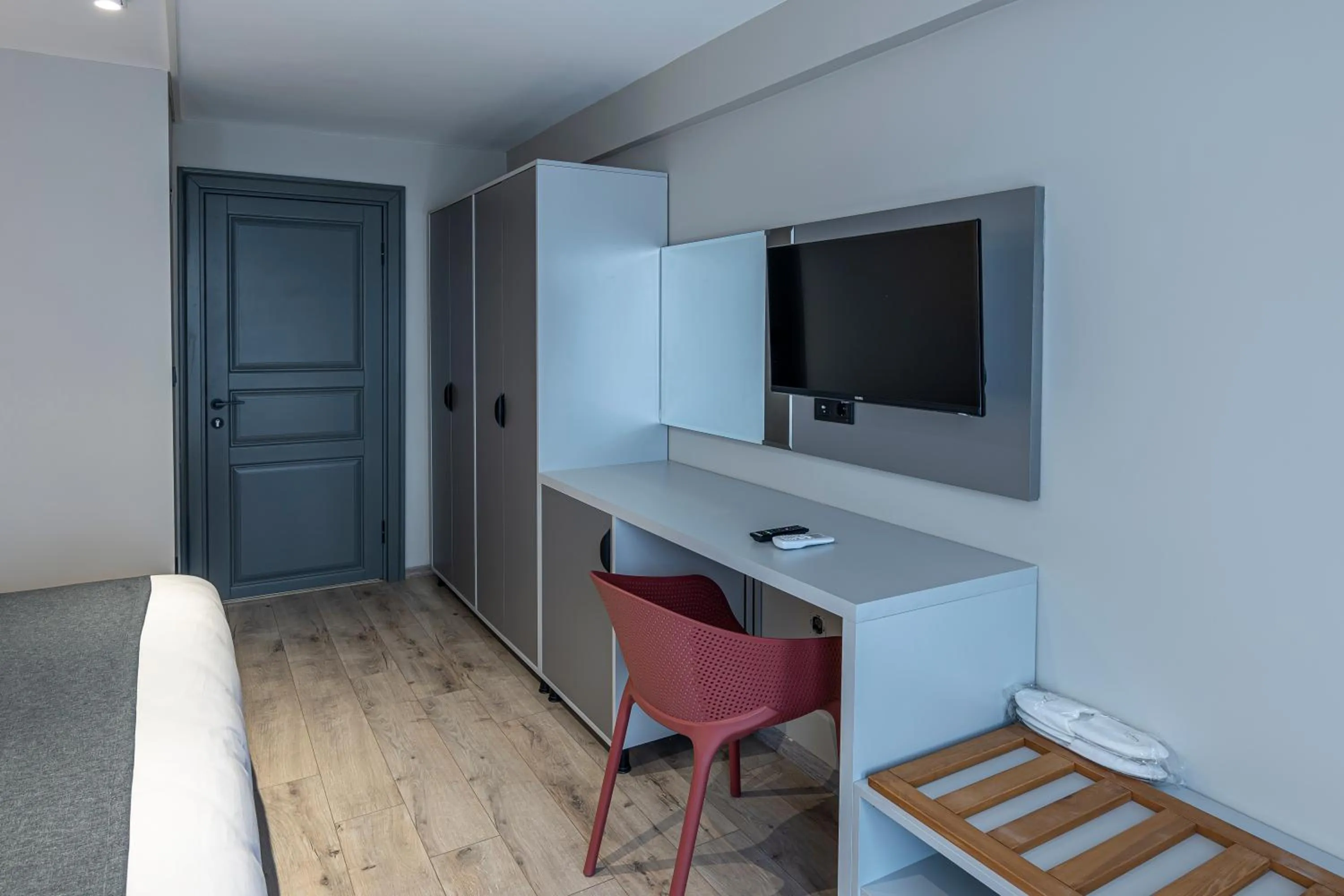 TV and multimedia in Calanthe Residence