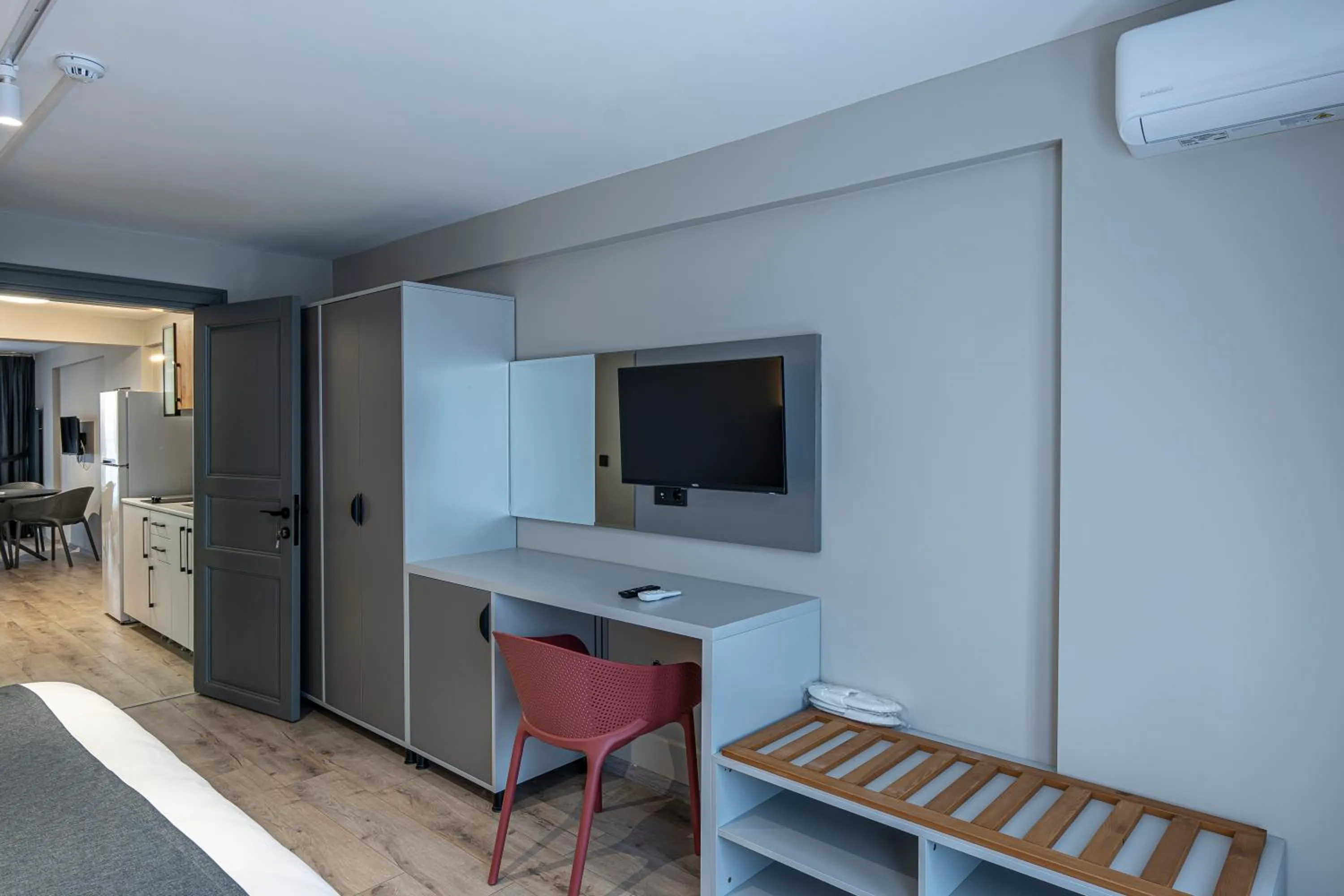 TV and multimedia in Calanthe Residence