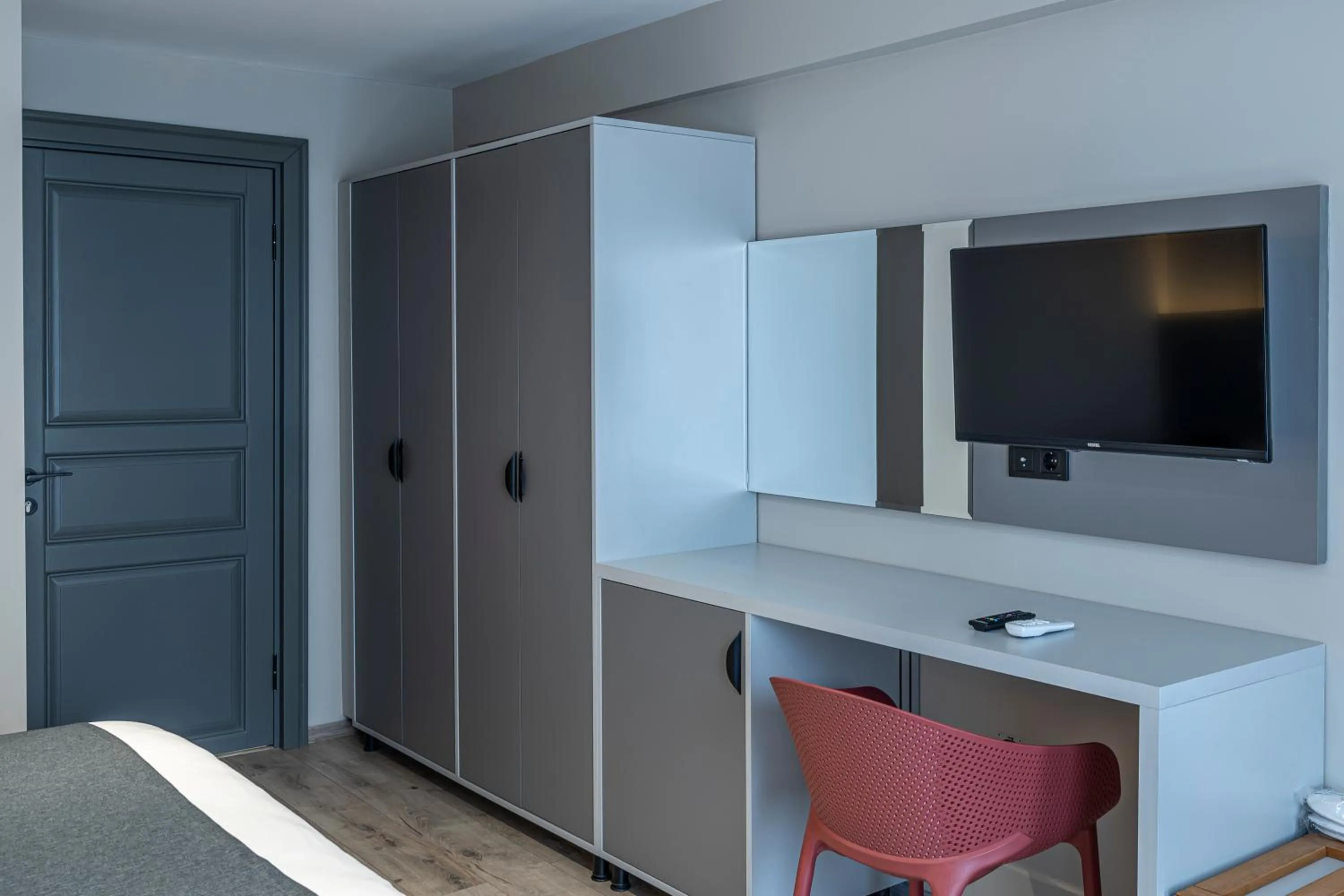 TV and multimedia in Calanthe Residence