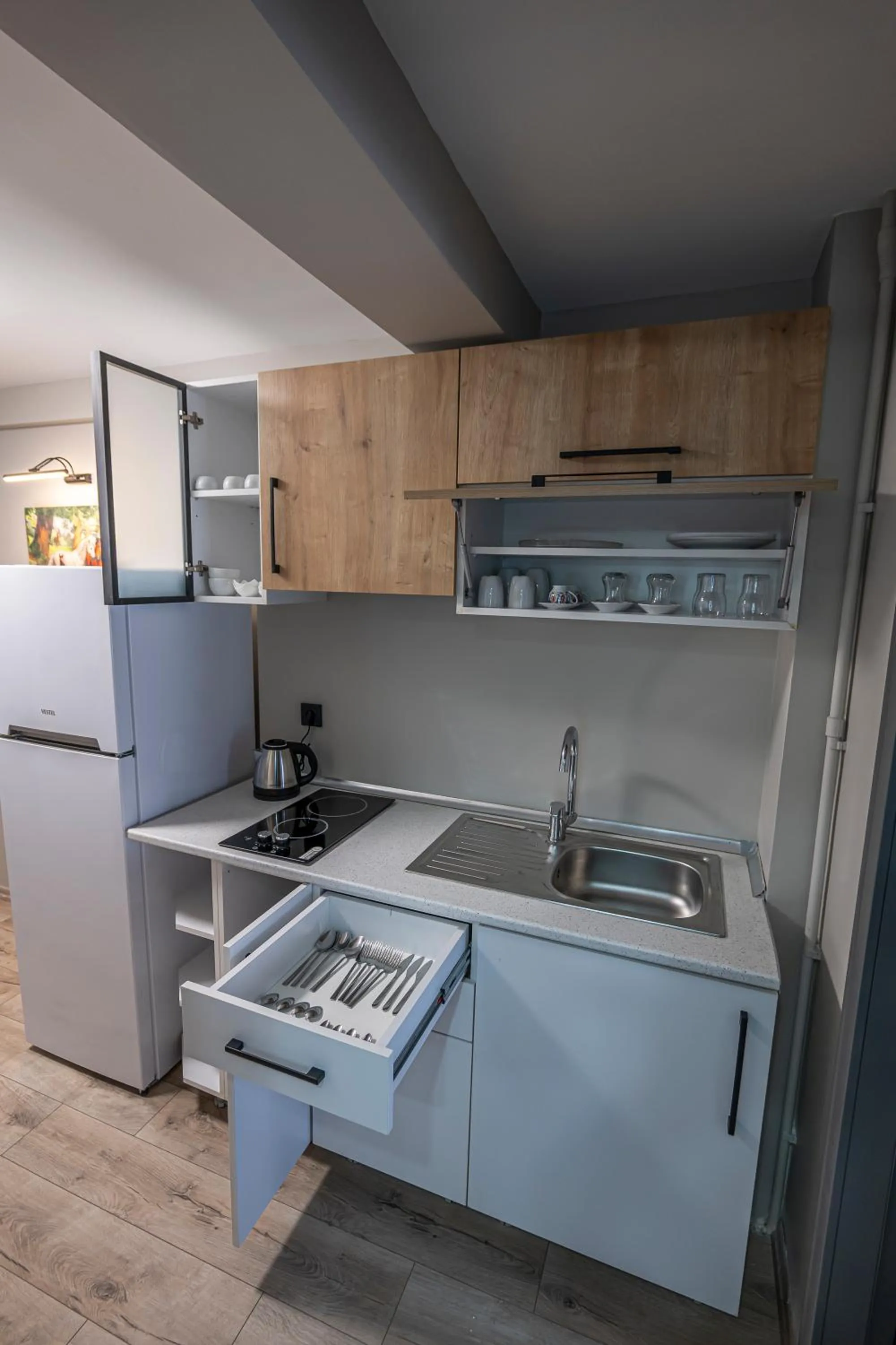 Kitchen or kitchenette in Calanthe Residence