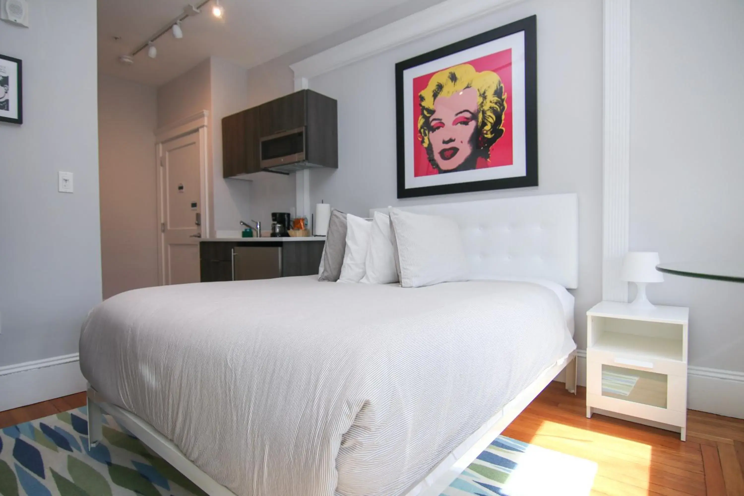 A Stylish Stay w/ a Queen Bed, Heated Floors.. #29 A Stylish Stay w/ a Queen Bed, Heated Floors.. #29