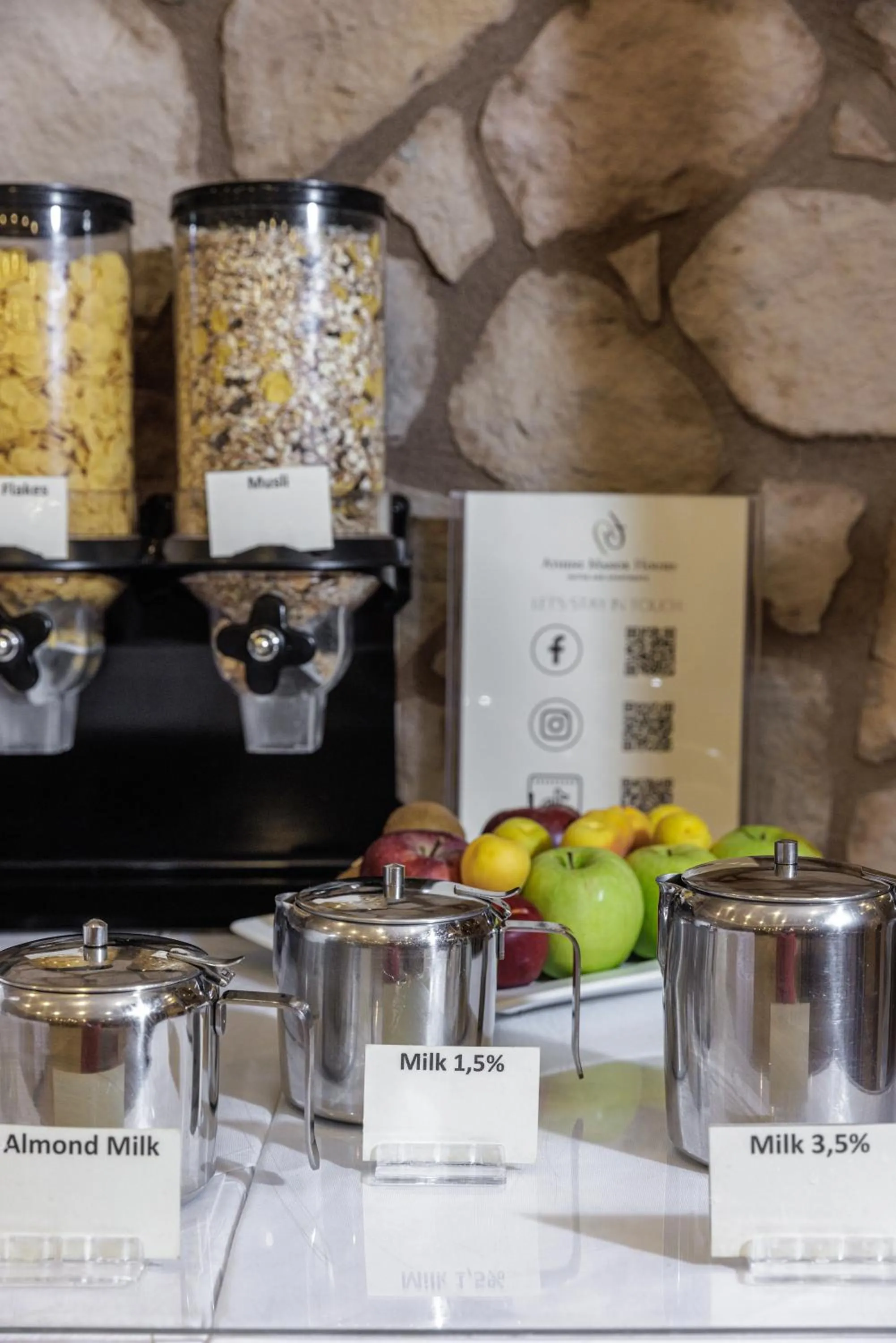 Breakfast in Athens Manor Houses