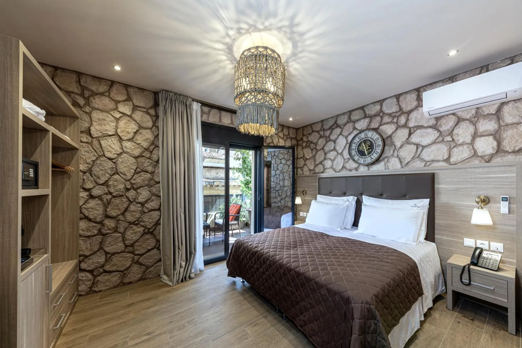 Photo of the whole room, Bed in Athens Manor Houses