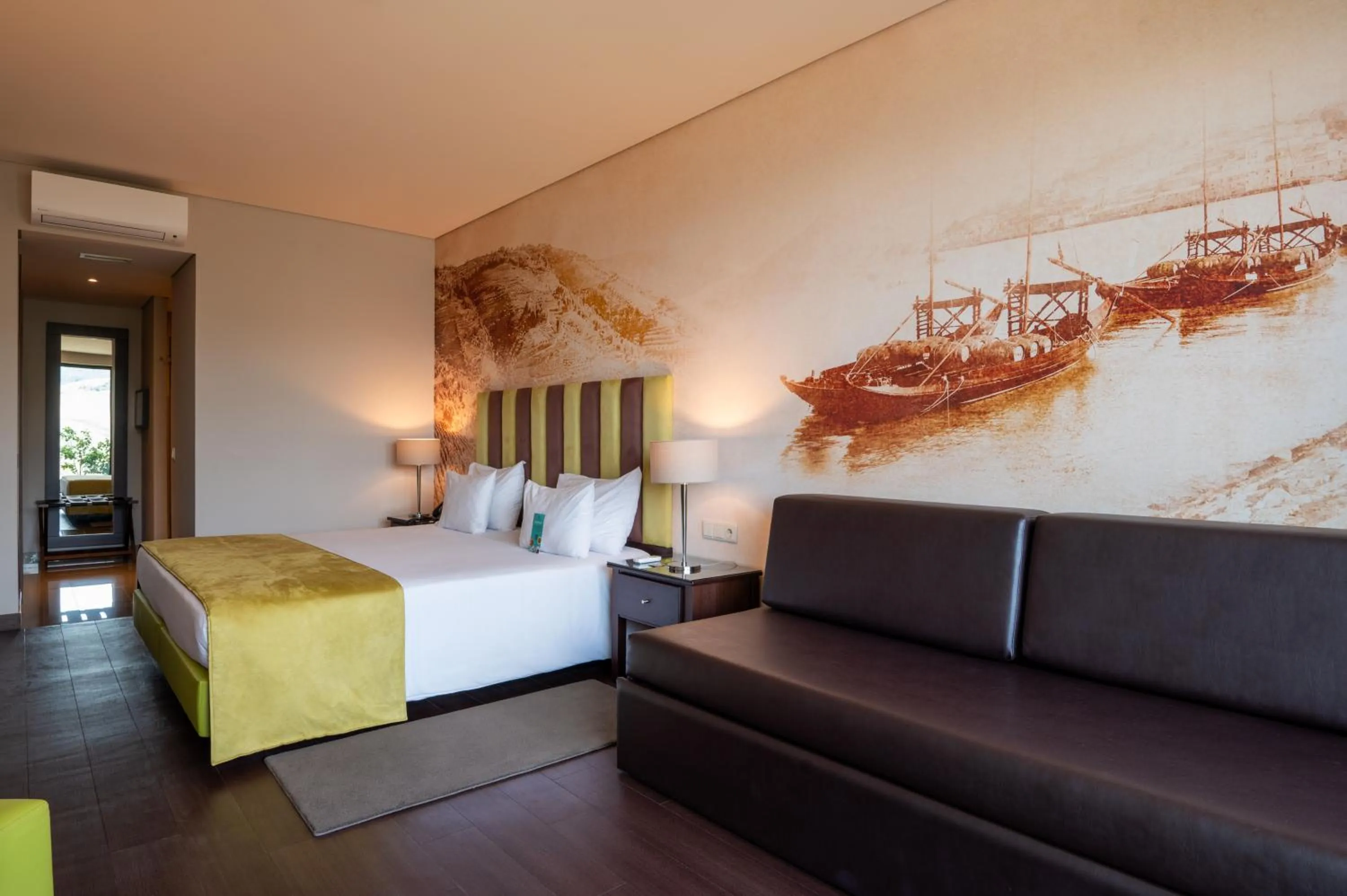 Bedroom, Bed in Vila Gale Douro Vineyards