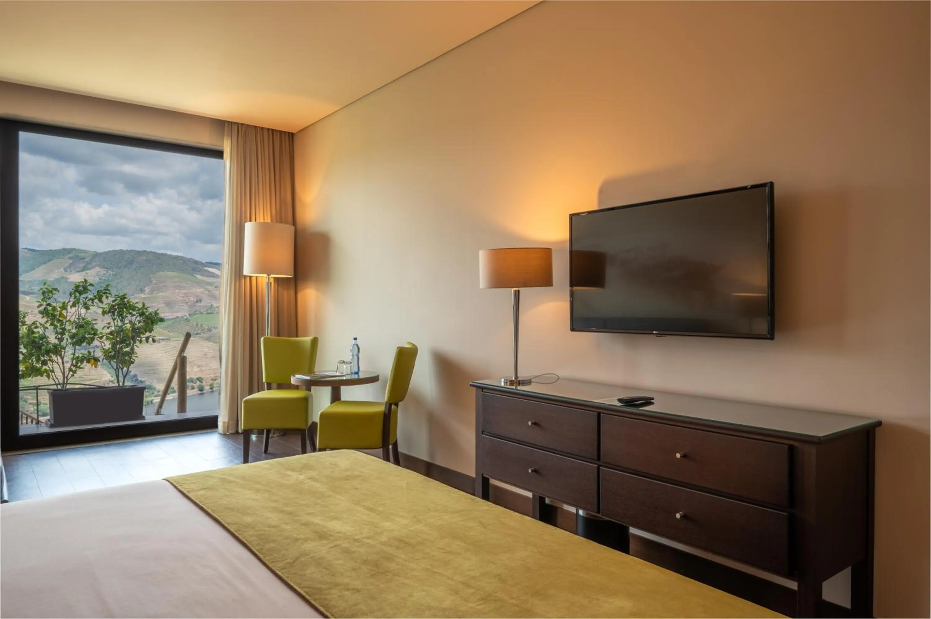 Bedroom, Bed in Vila Gale Douro Vineyards