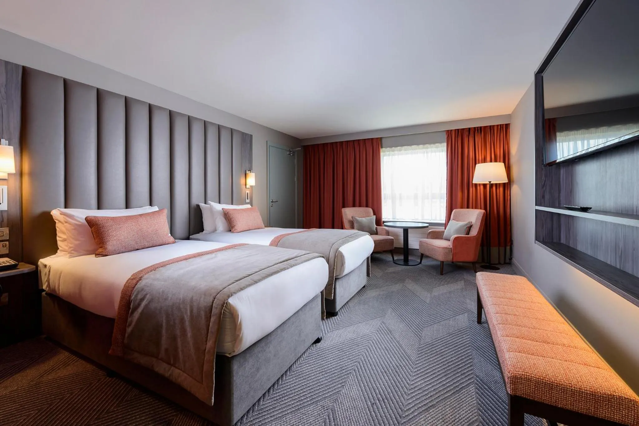 Bedroom, Bed in Hotel Killarney