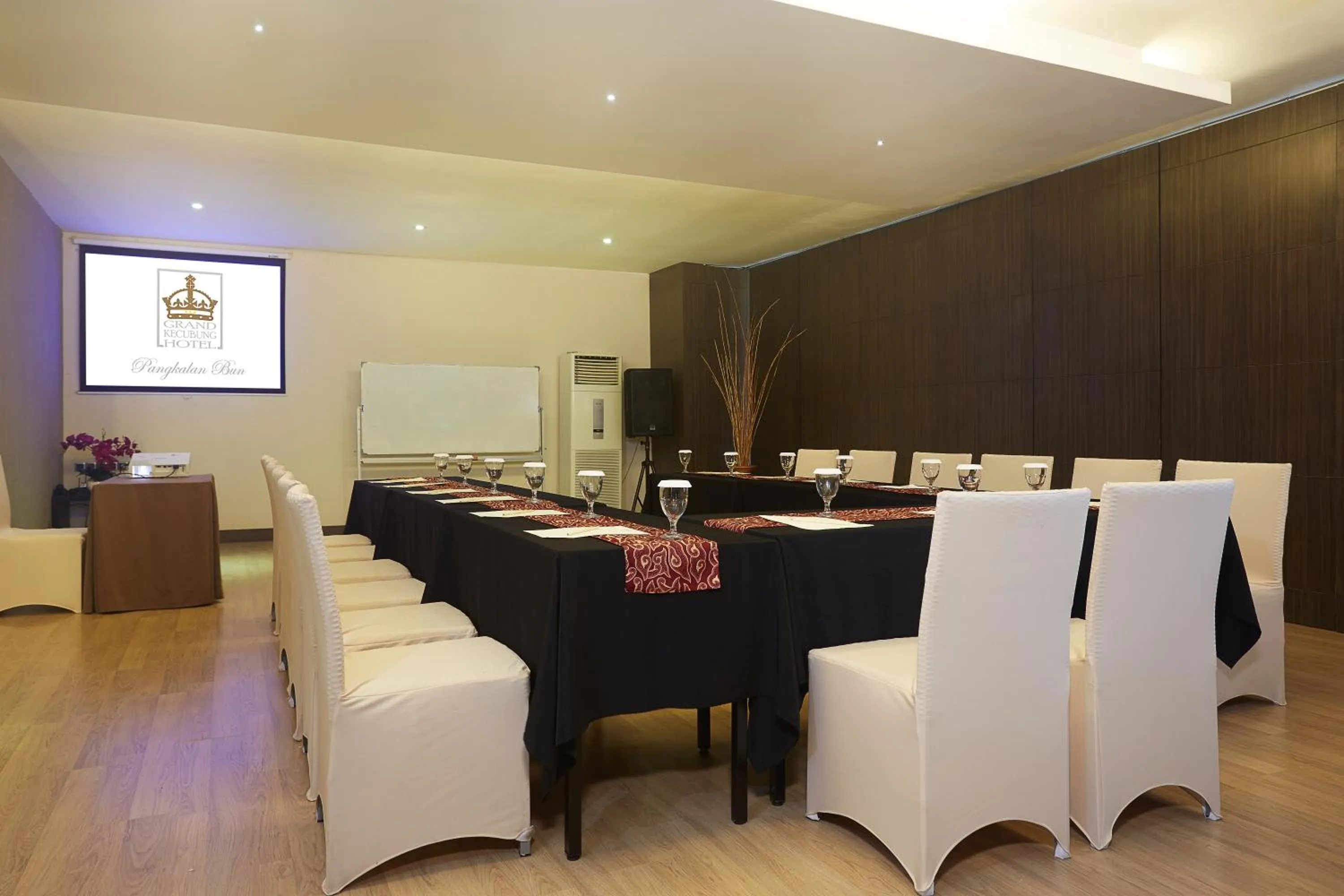 Banquet/Function facilities in Grand Kecubung Hotel