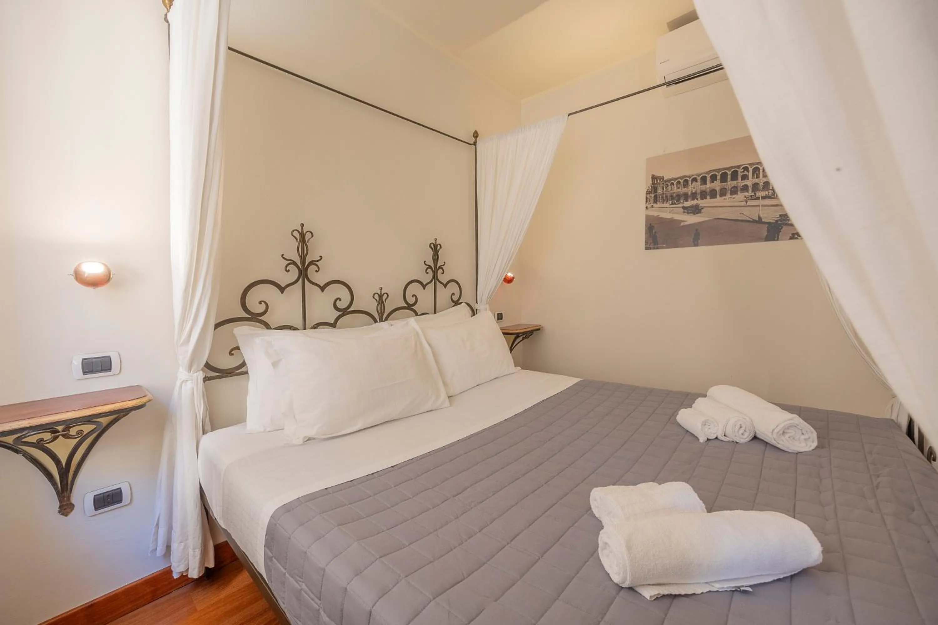 towels, Bed in Relais Ristori