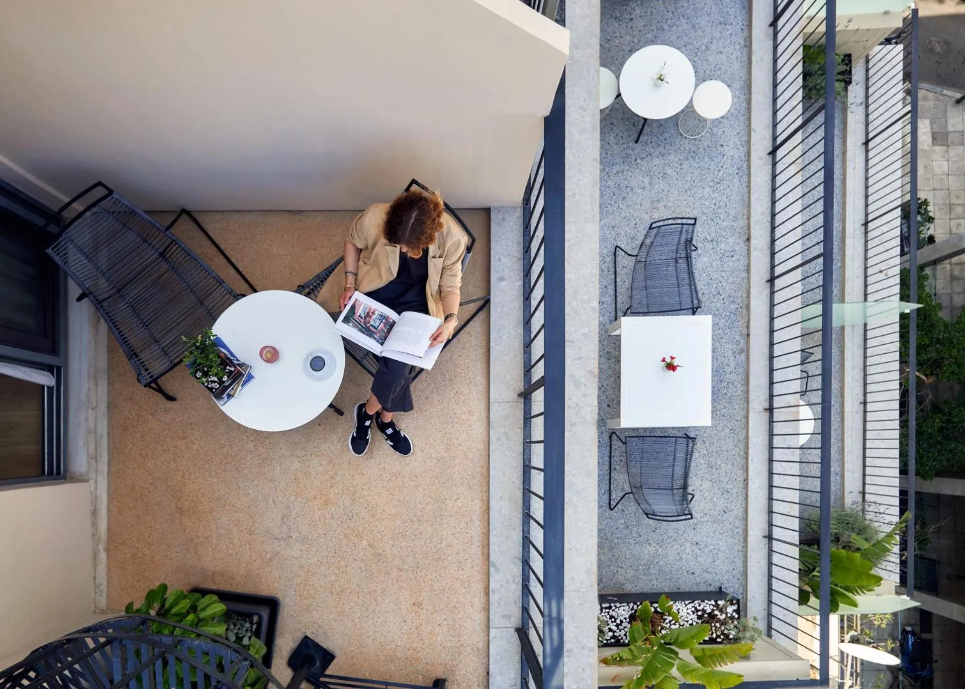 People in Urban Frame Plaka