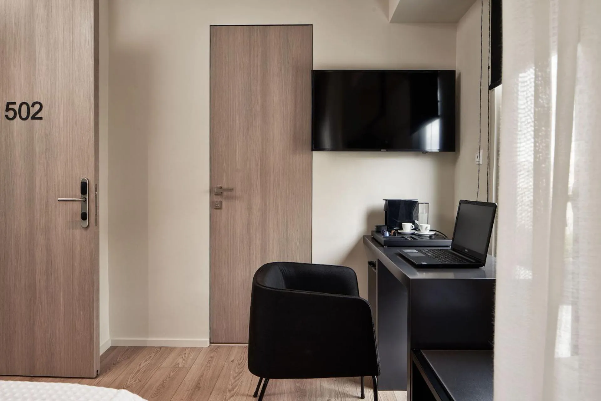 TV and multimedia in Urban Frame Plaka