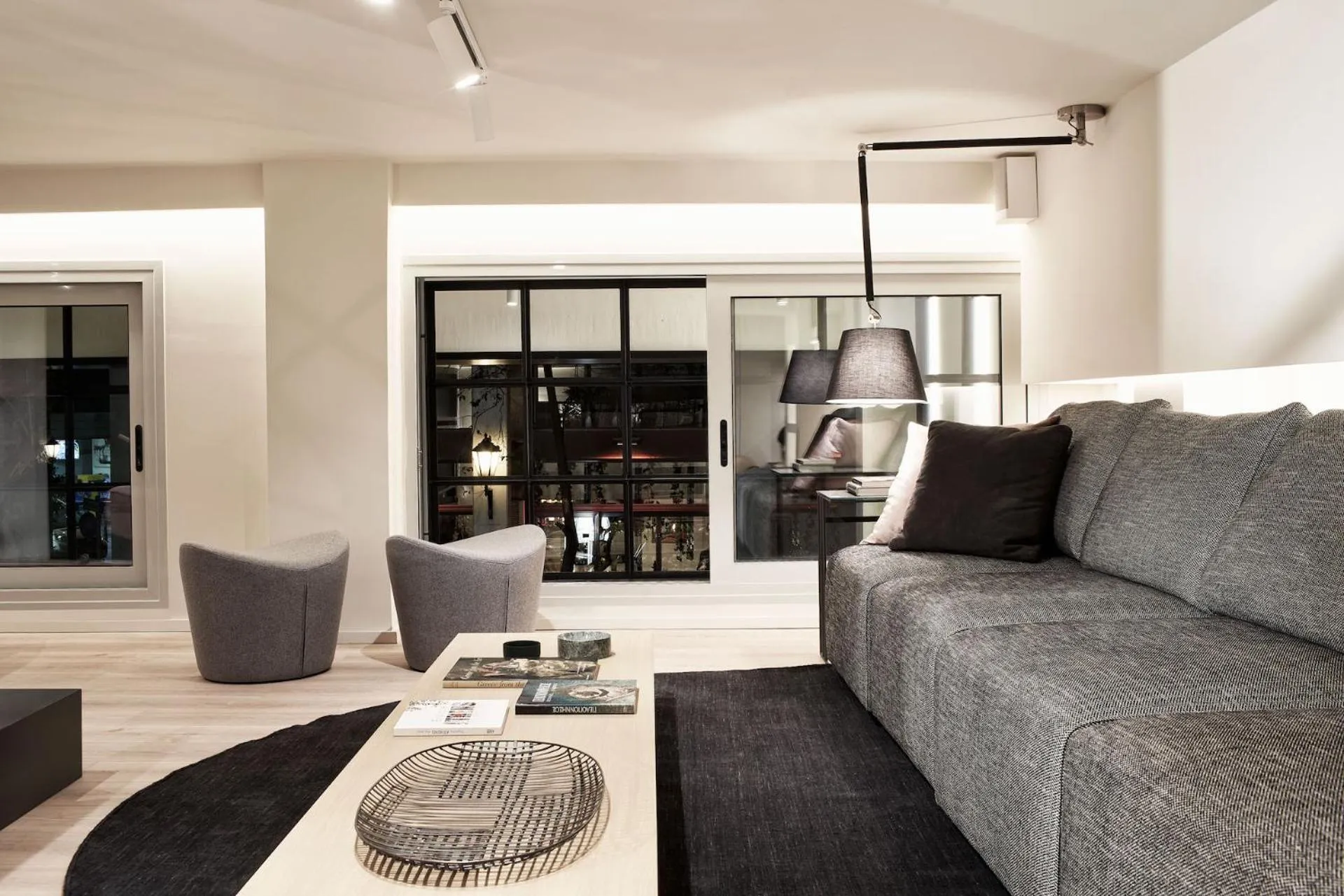 Living room in Urban Frame Plaka