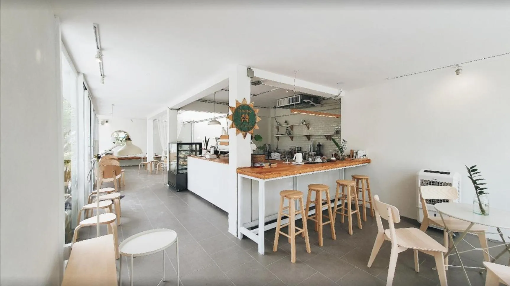 Restaurant/places to eat in MEET Boutique Resort